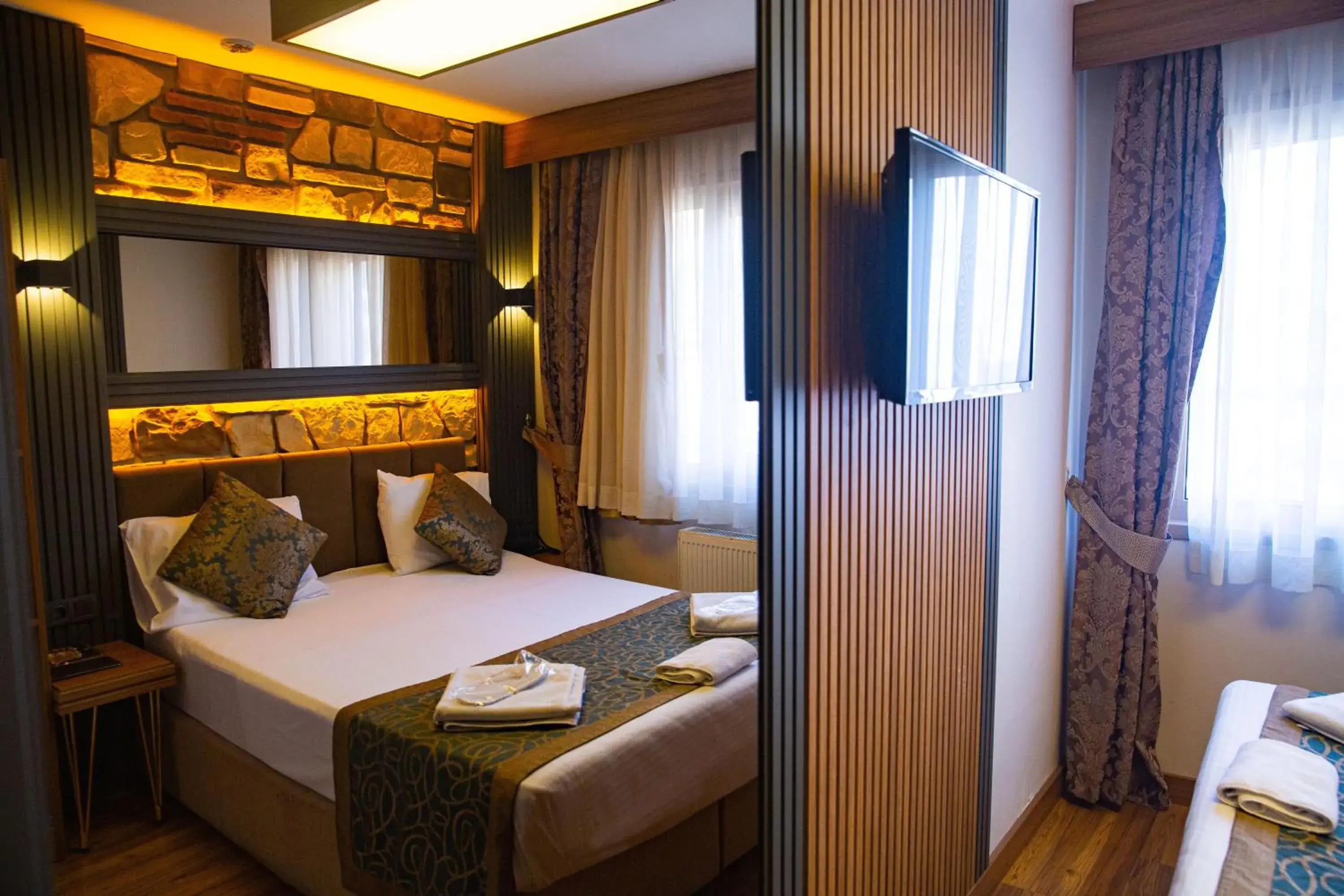 Massage, Bed in Emirtimes Hotel Kadıköy Massage, Bed in Emirtimes Hotel Kadıköy