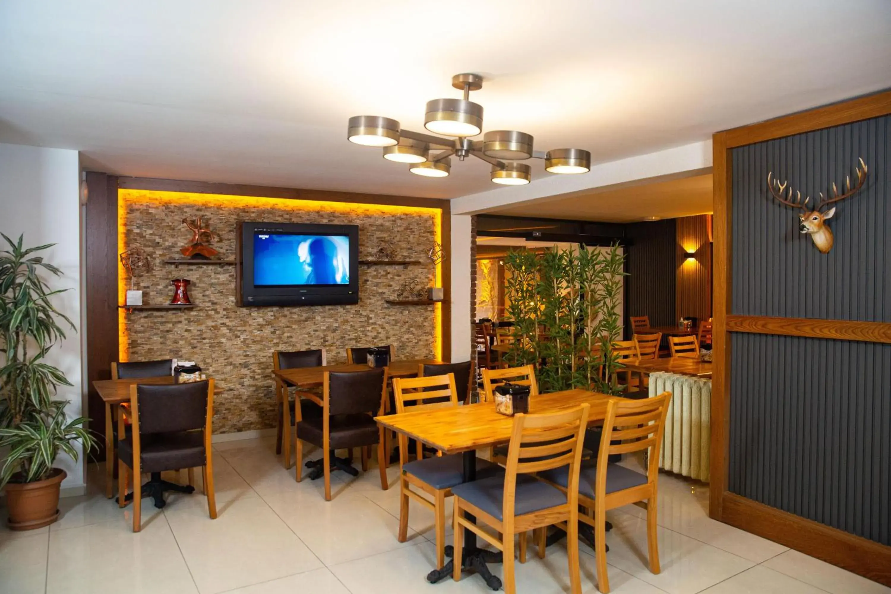 Restaurant/places to eat in Emirtimes Hotel Kadıköy Restaurant/places to eat in Emirtimes Hotel Kadıköy