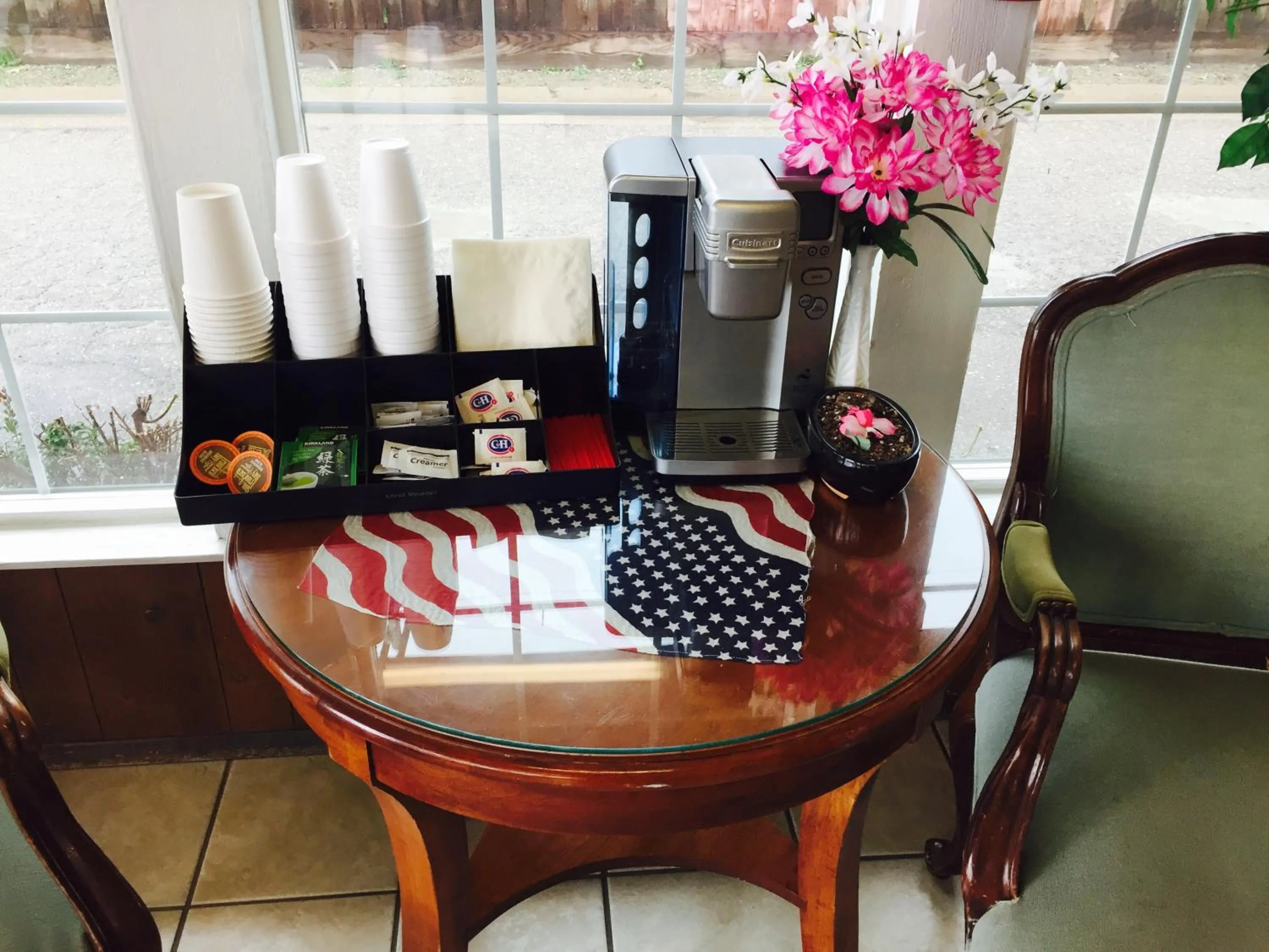 Property building in Maple Inn and Suites Los Banos