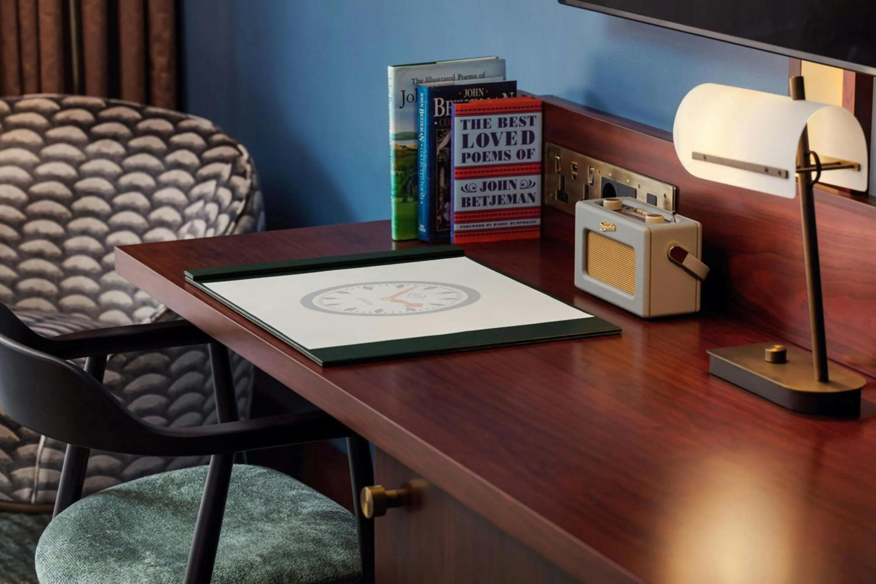 Photo of the whole room in St Pancras London, Autograph Collection