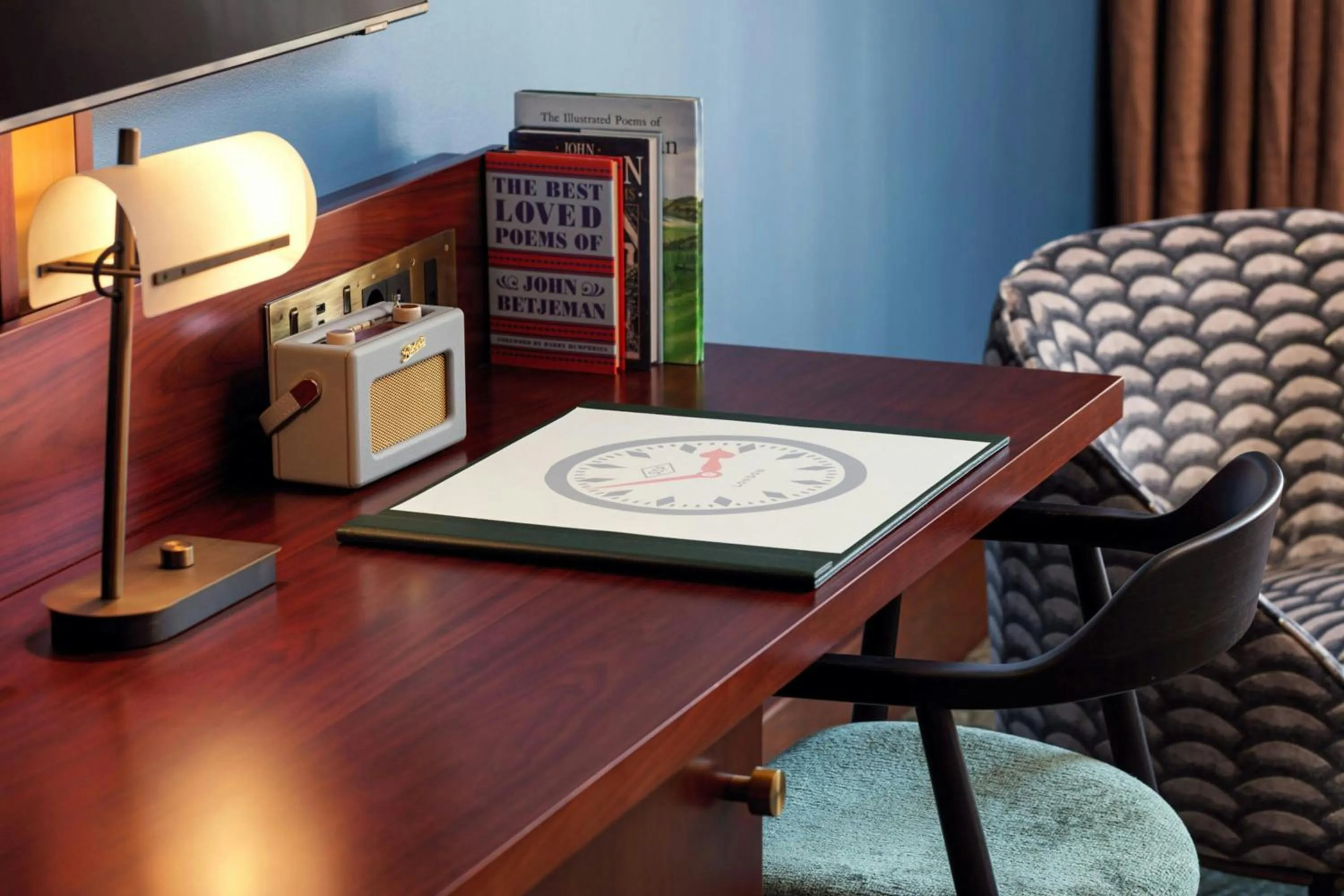 Photo of the whole room in St Pancras London, Autograph Collection