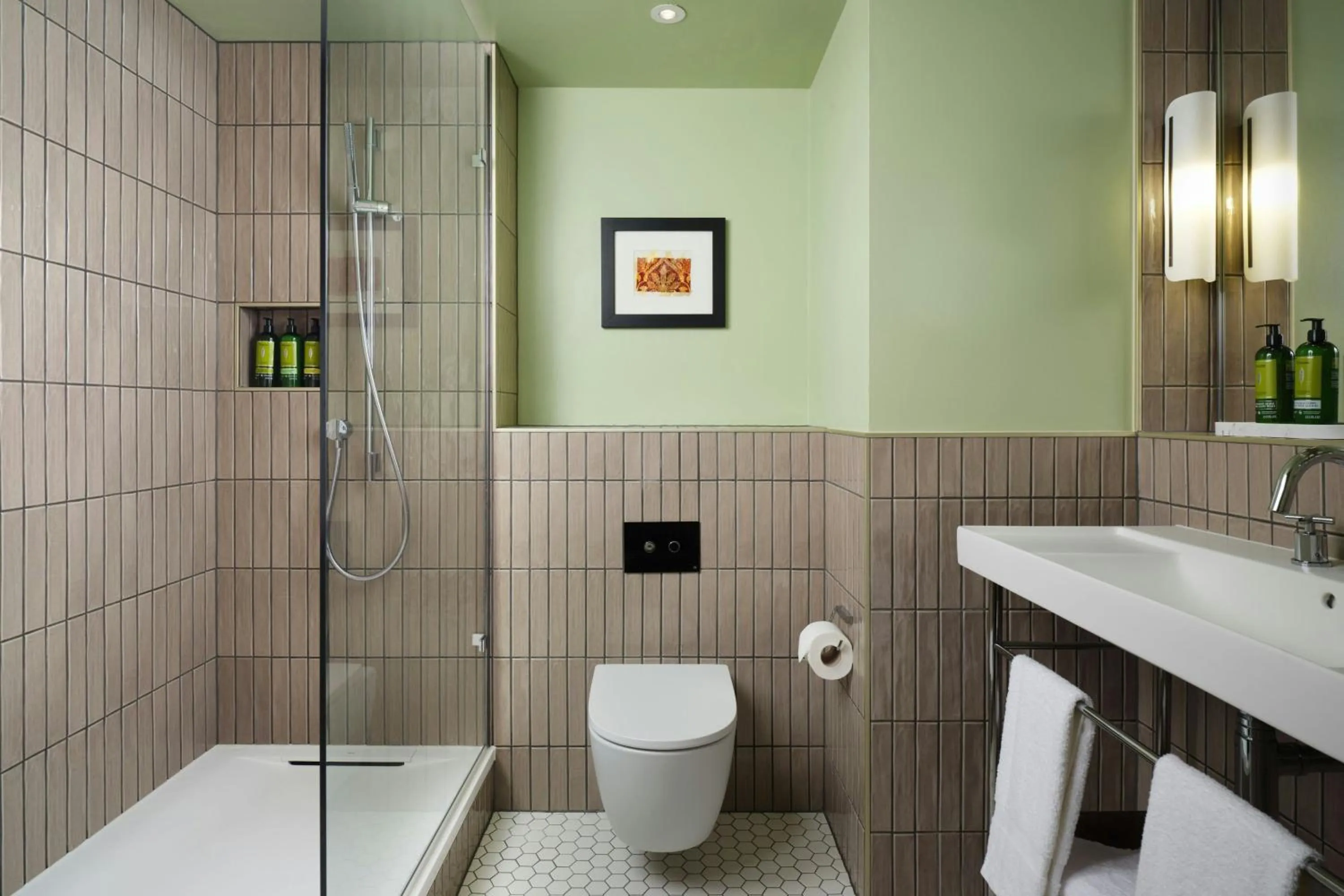 Bathroom in St Pancras London, Autograph Collection