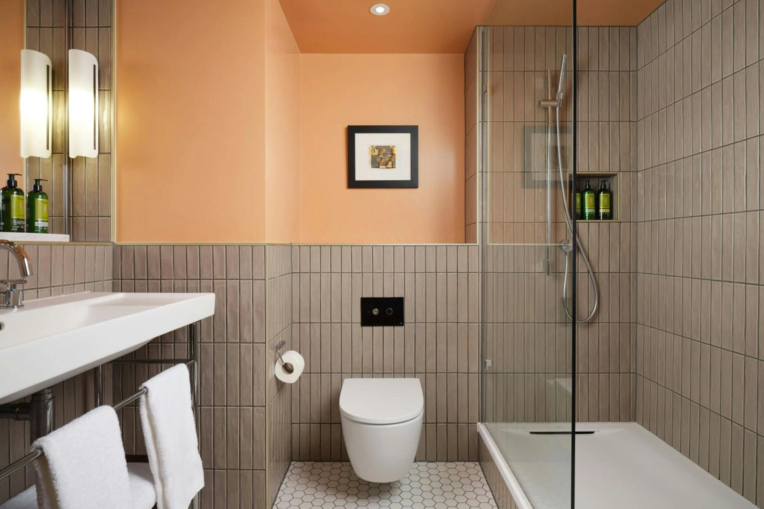 Bathroom in St Pancras London, Autograph Collection