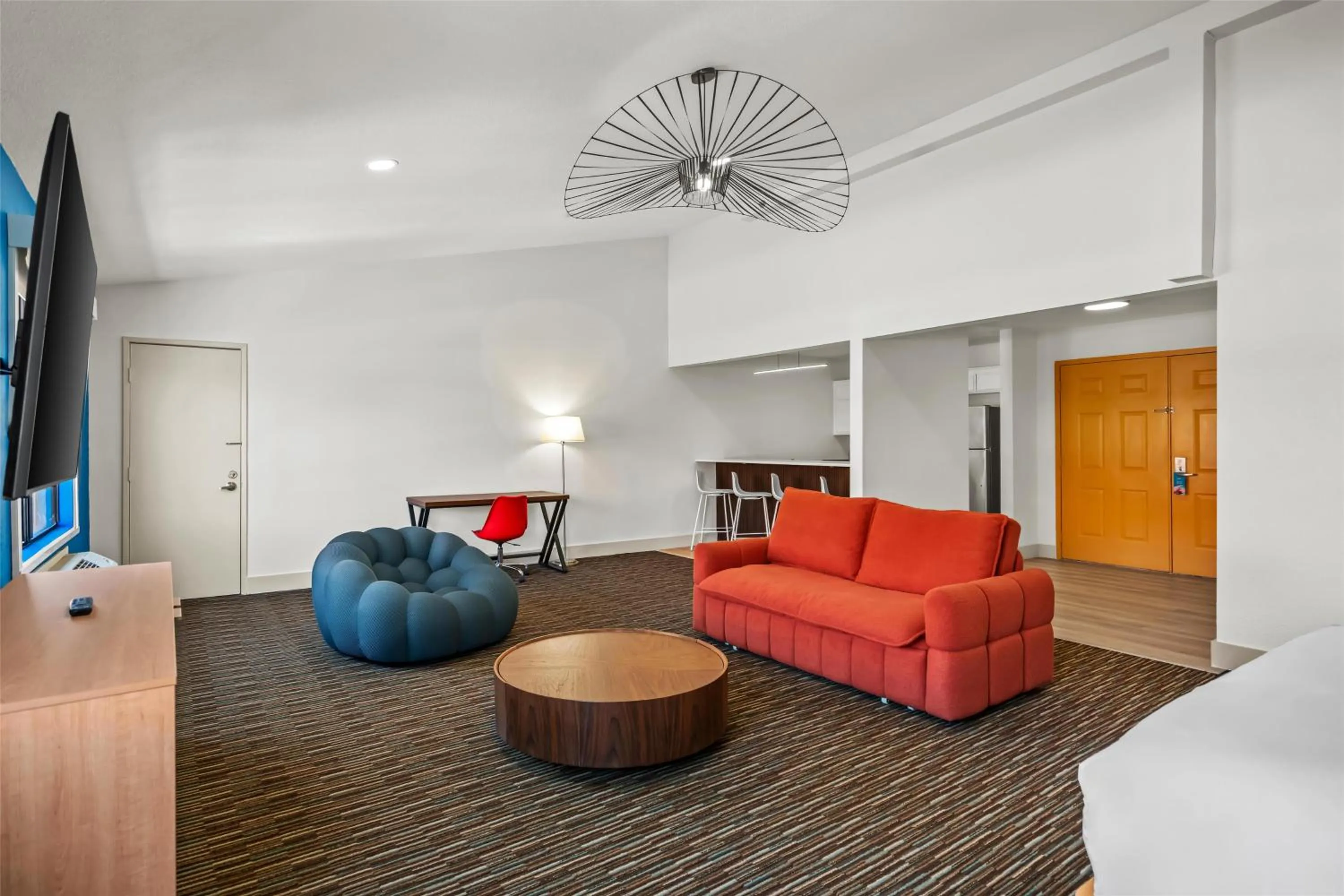 Photo of the whole room in Signature Indio I-10 Coachella Valley by Sonesta