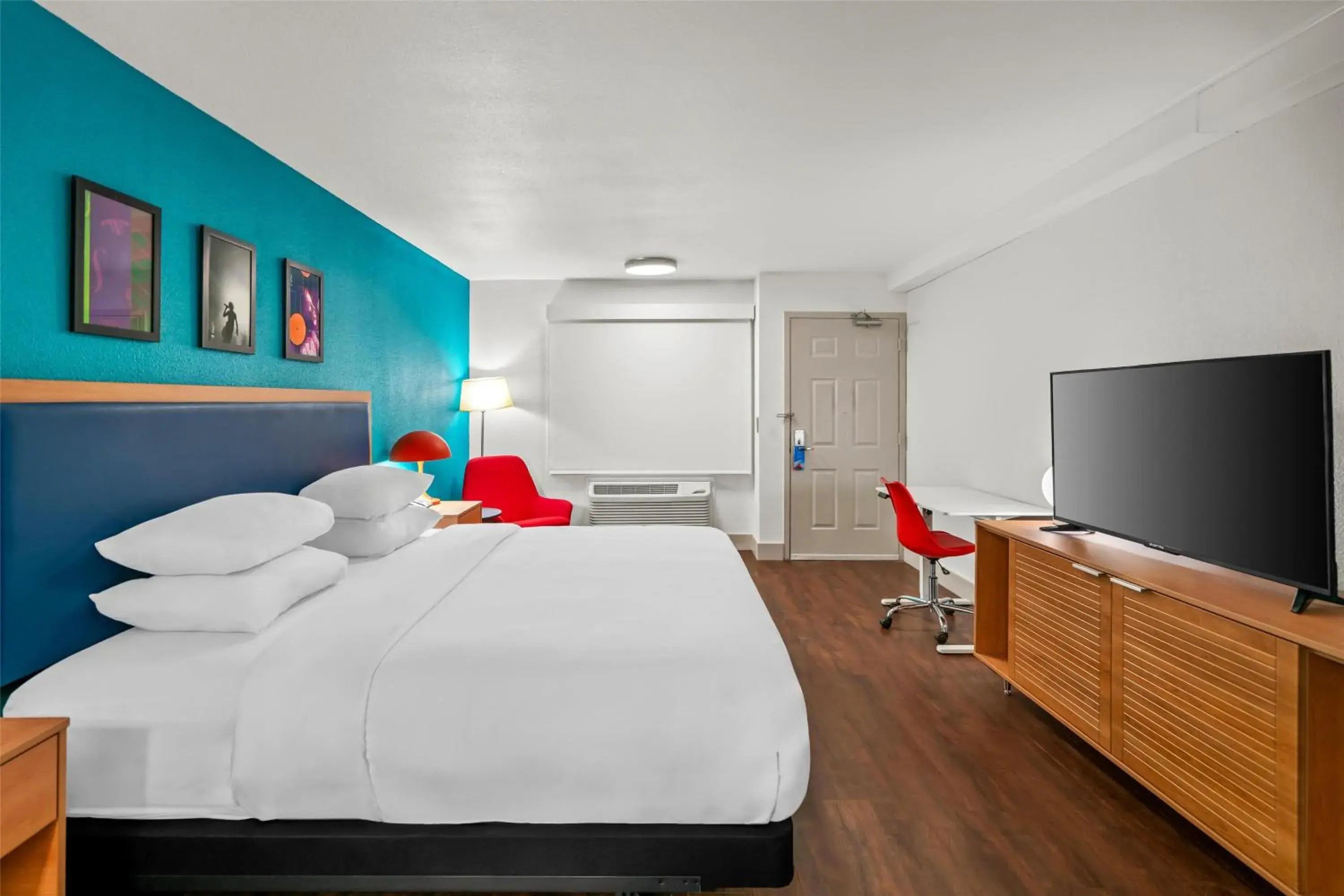 Bedroom, Bed in Signature Indio I-10 Coachella Valley by Sonesta Bedroom, Bed in Signature Indio I-10 Coachella Valley by Sonesta