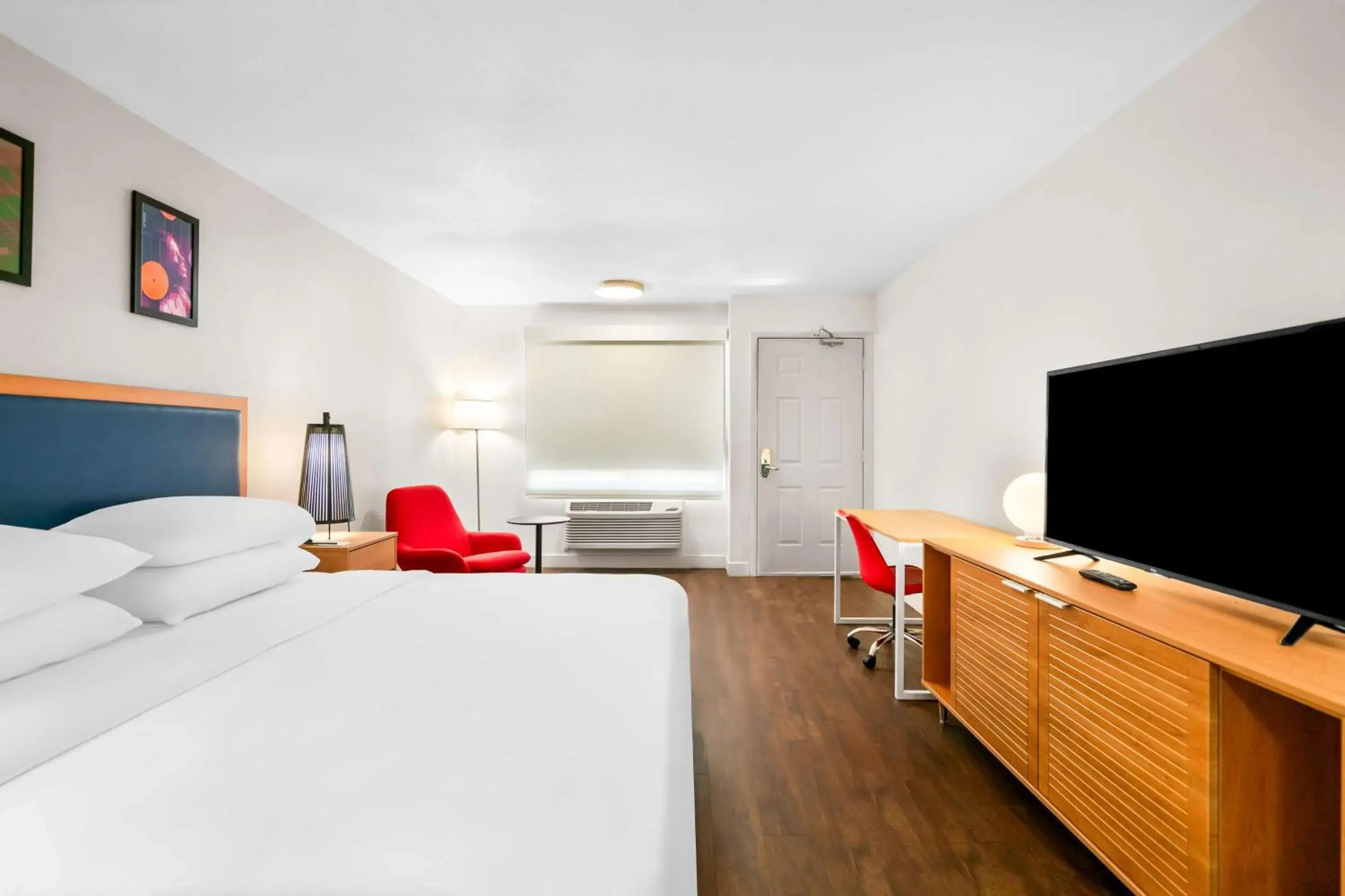 Bedroom, Bed in Signature Indio I-10 Coachella Valley by Sonesta Bedroom, Bed in Signature Indio I-10 Coachella Valley by Sonesta