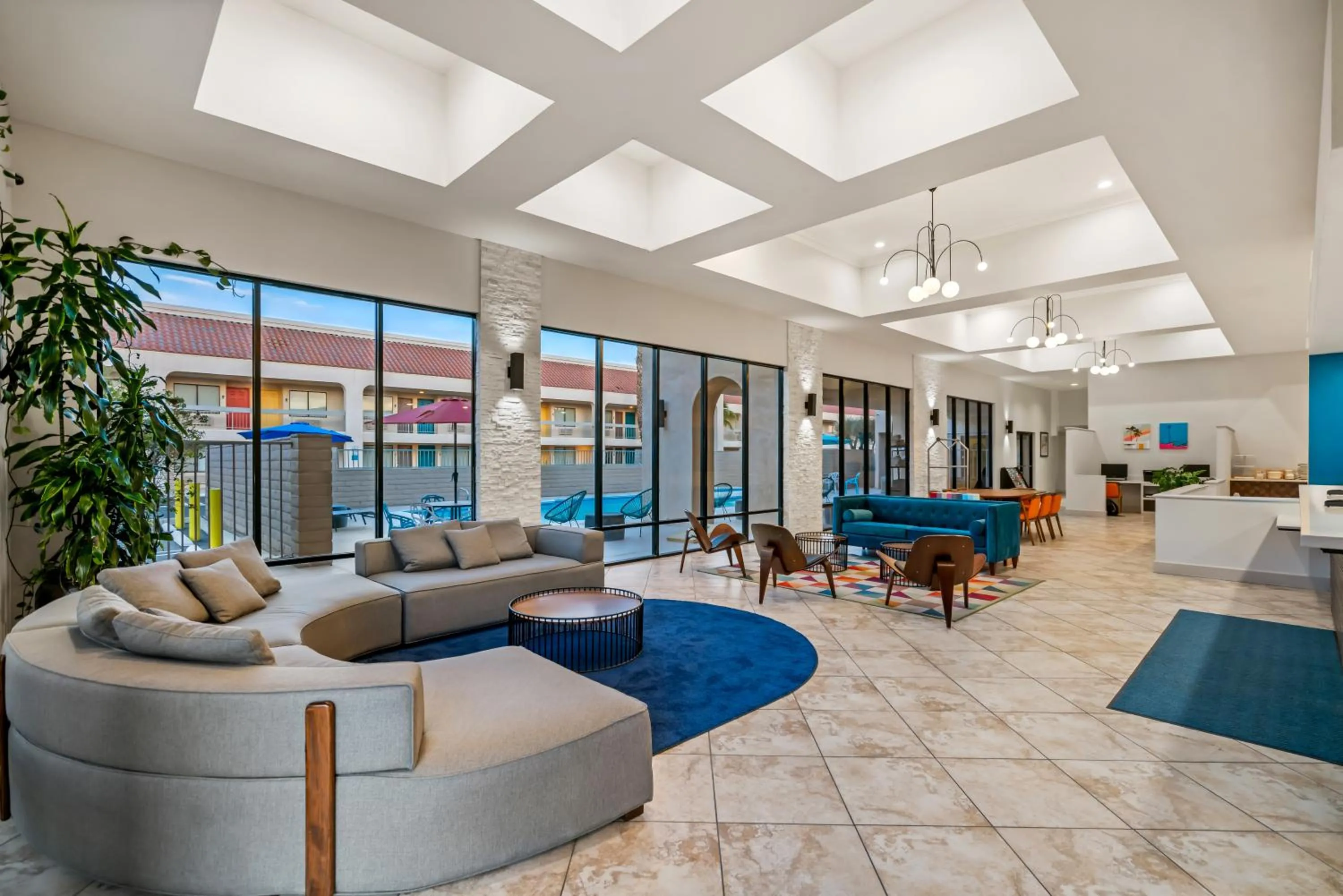 Lobby or reception in Signature Indio I-10 Coachella Valley by Sonesta