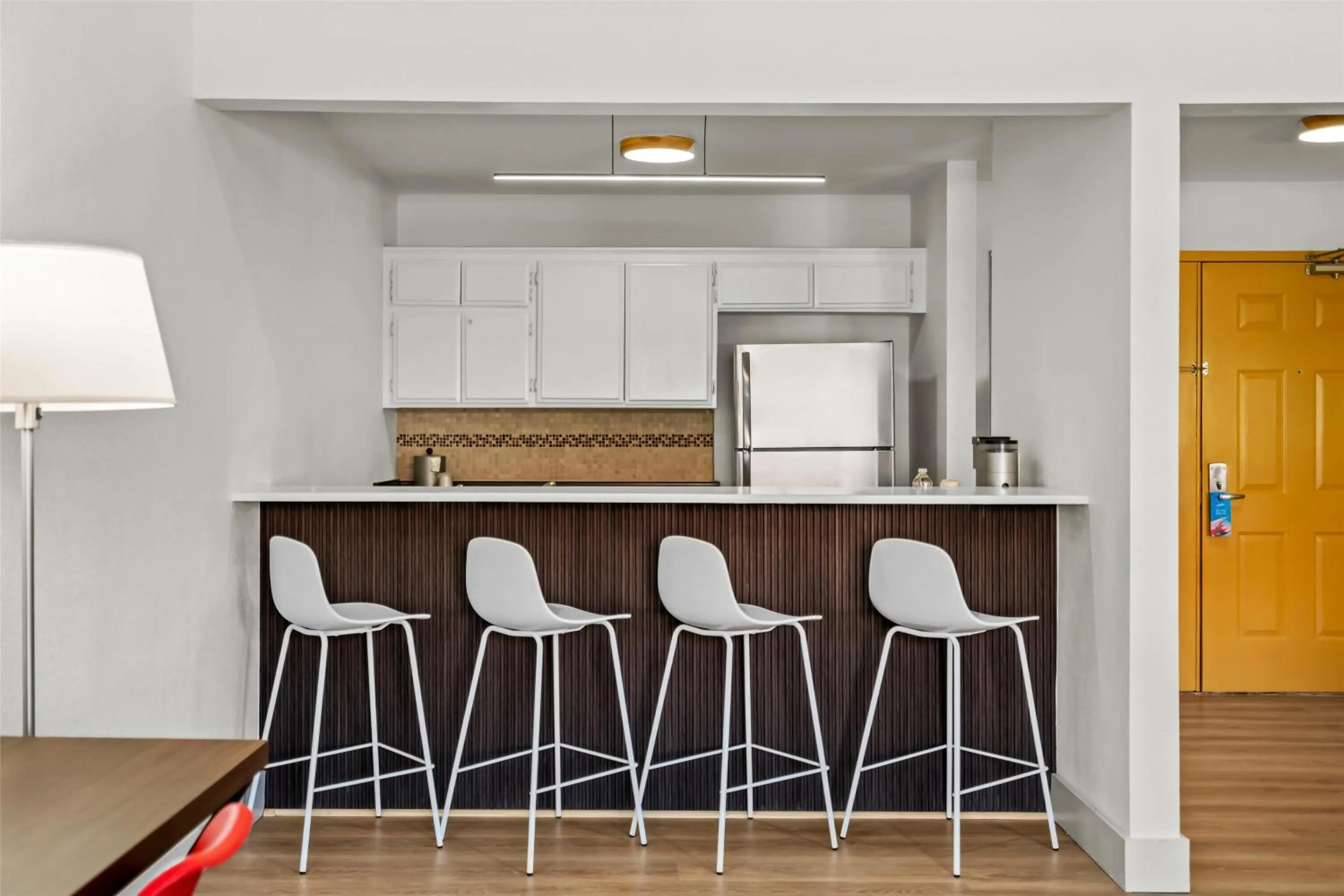 Photo of the whole room in Signature Indio I-10 Coachella Valley by Sonesta