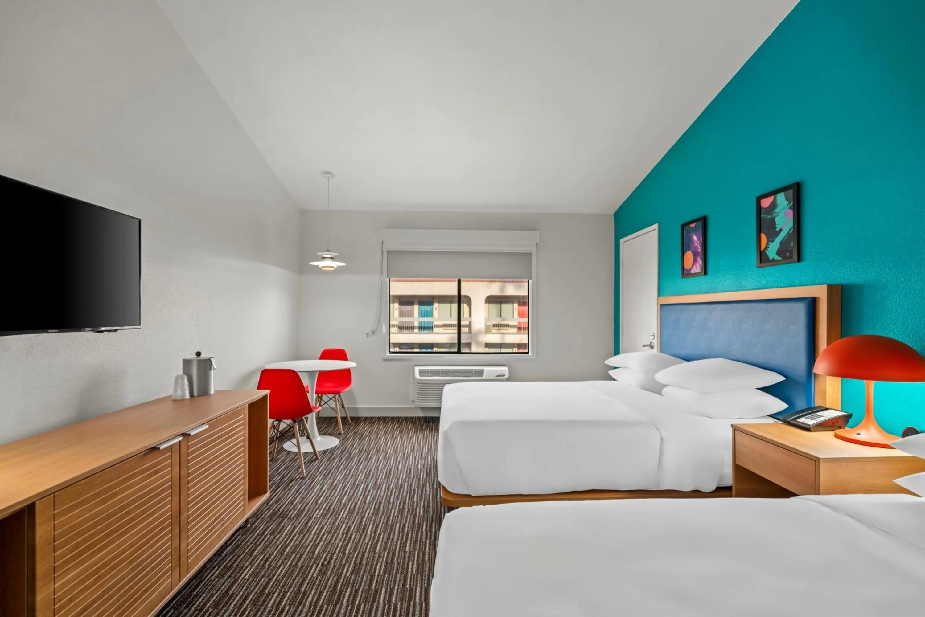 Bedroom, Bed in Signature Indio I-10 Coachella Valley by Sonesta