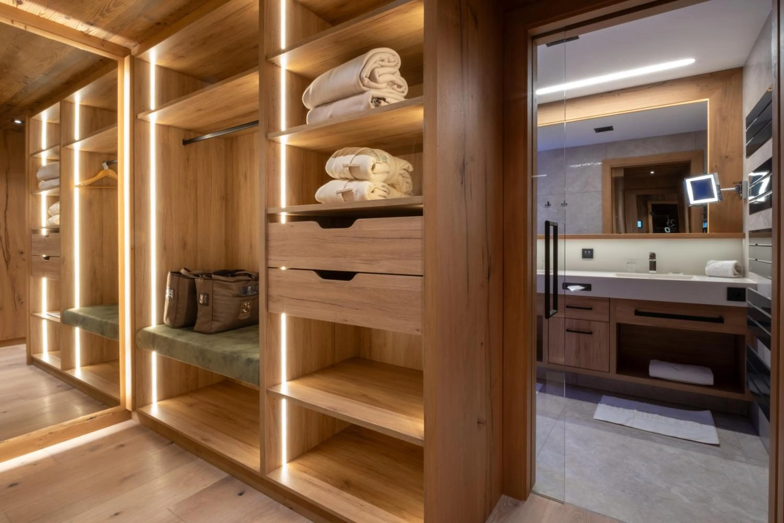 wardrobe in Natur- & Wellnesshotel Brunner Hof