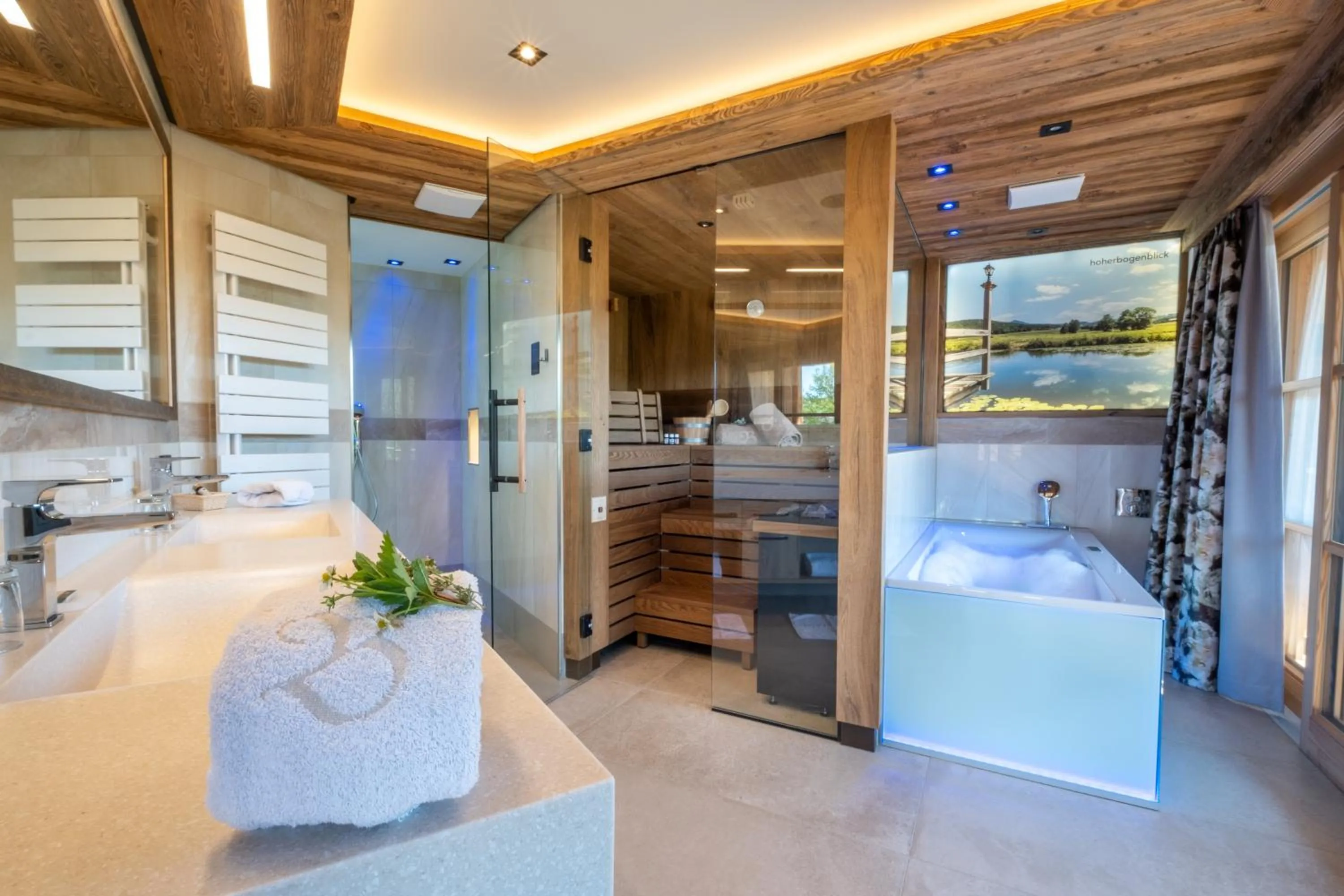 Bathroom, Bed in Natur- & Wellnesshotel Brunner Hof