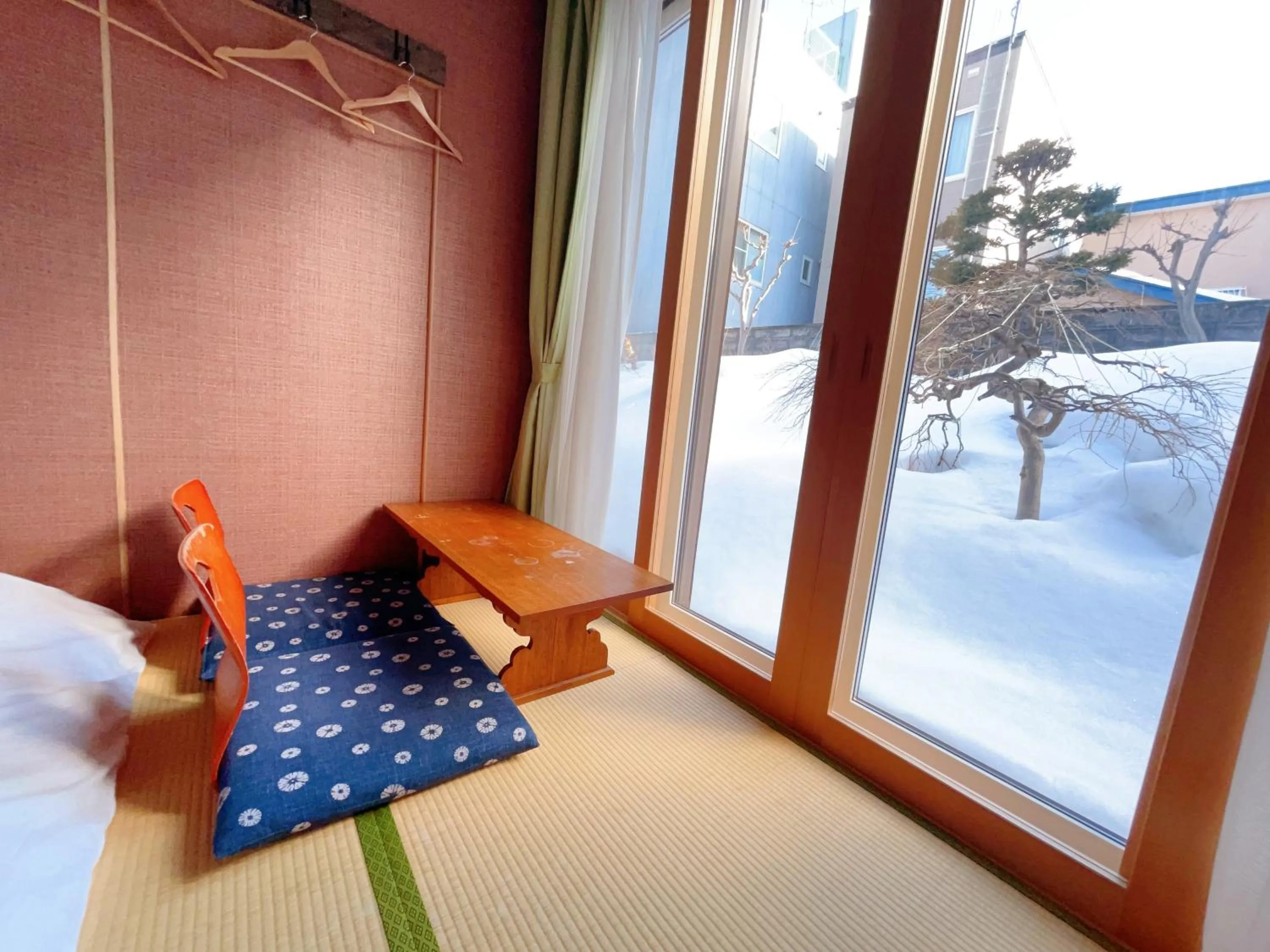 Decorative detail, Bed in Nishikien inn