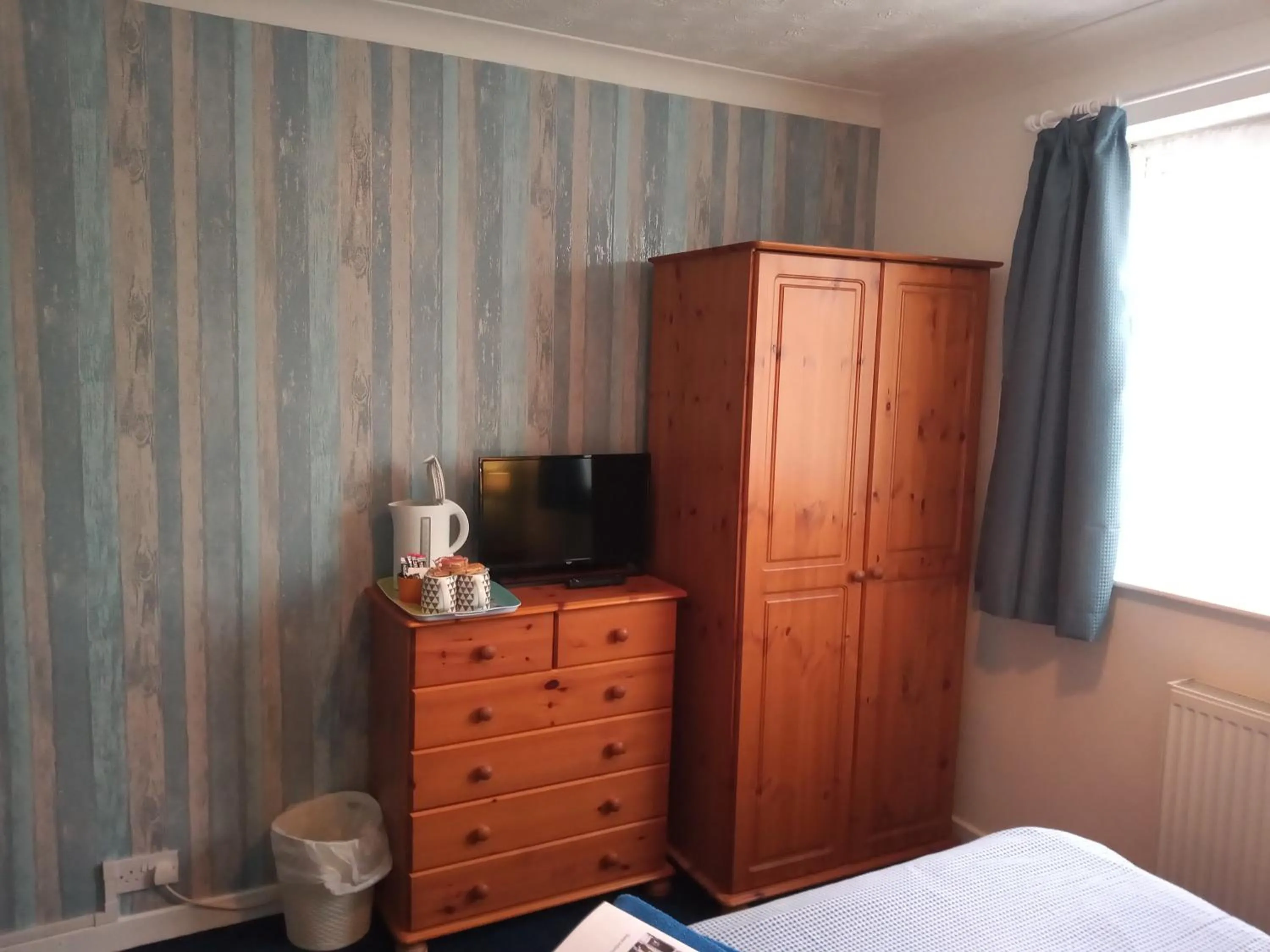 Bedroom, Bed in Sandcastles Guest House