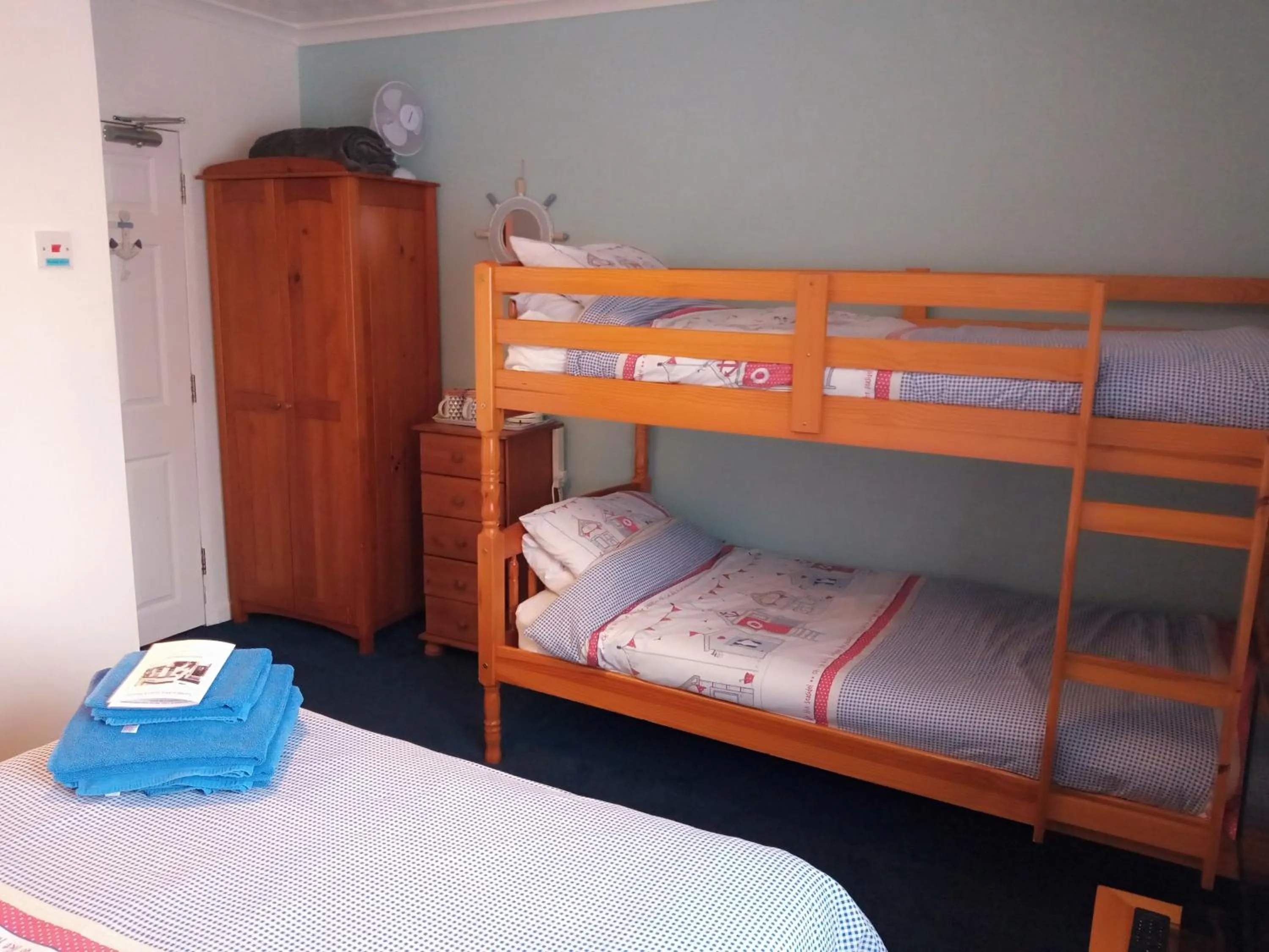 bunk bed, Bed in Sandcastles Guest House