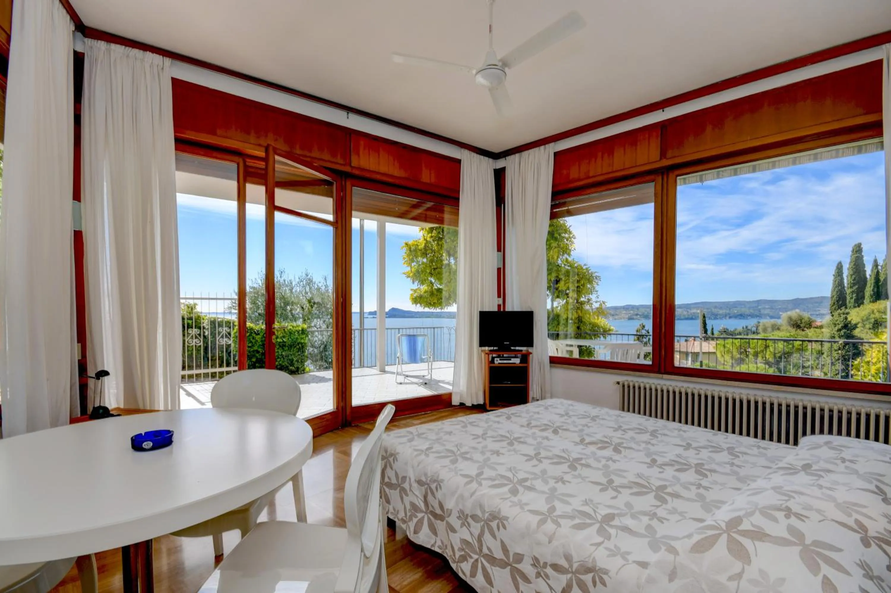 Bed in La Villa Fasano