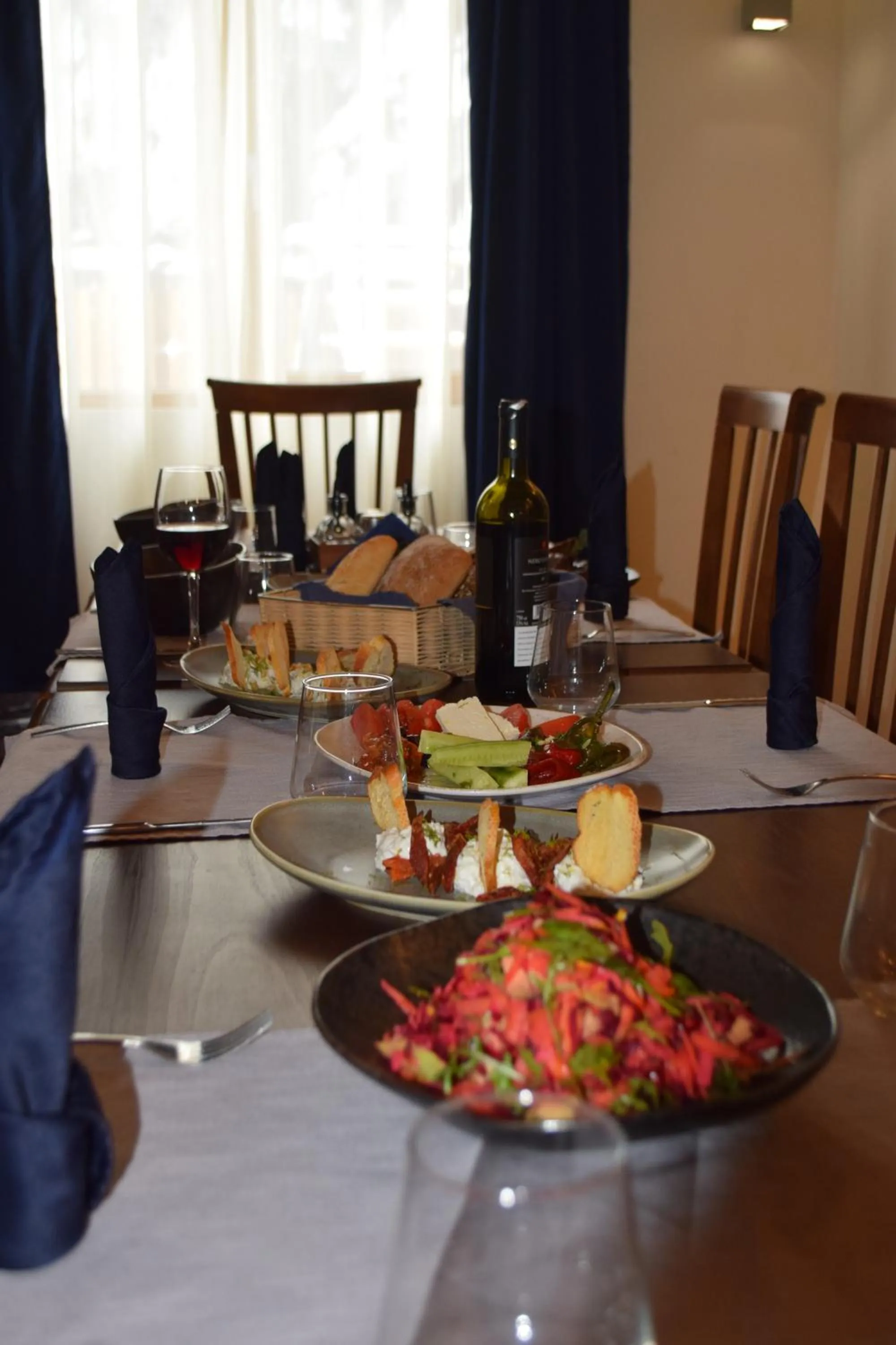 Restaurant/places to eat in The Lodge Hotel