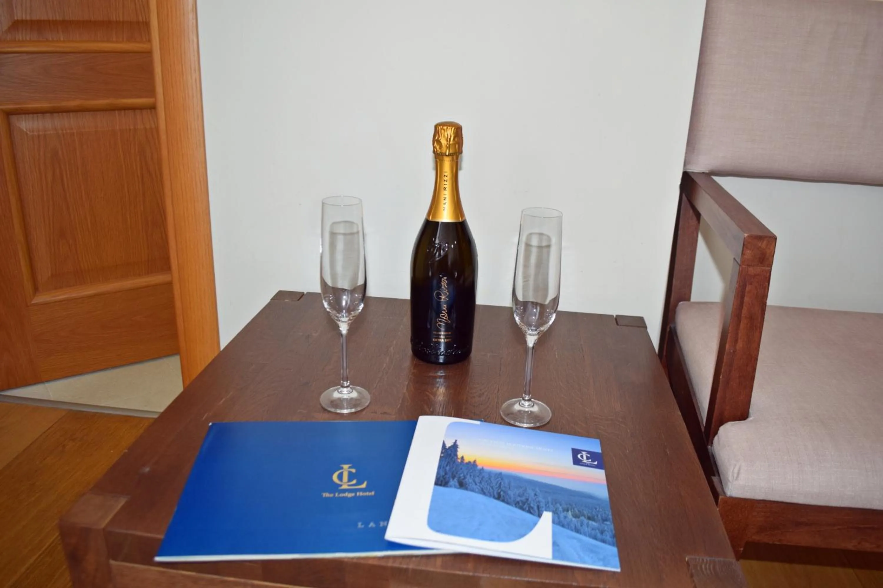 Photo of the whole room in The Lodge Hotel