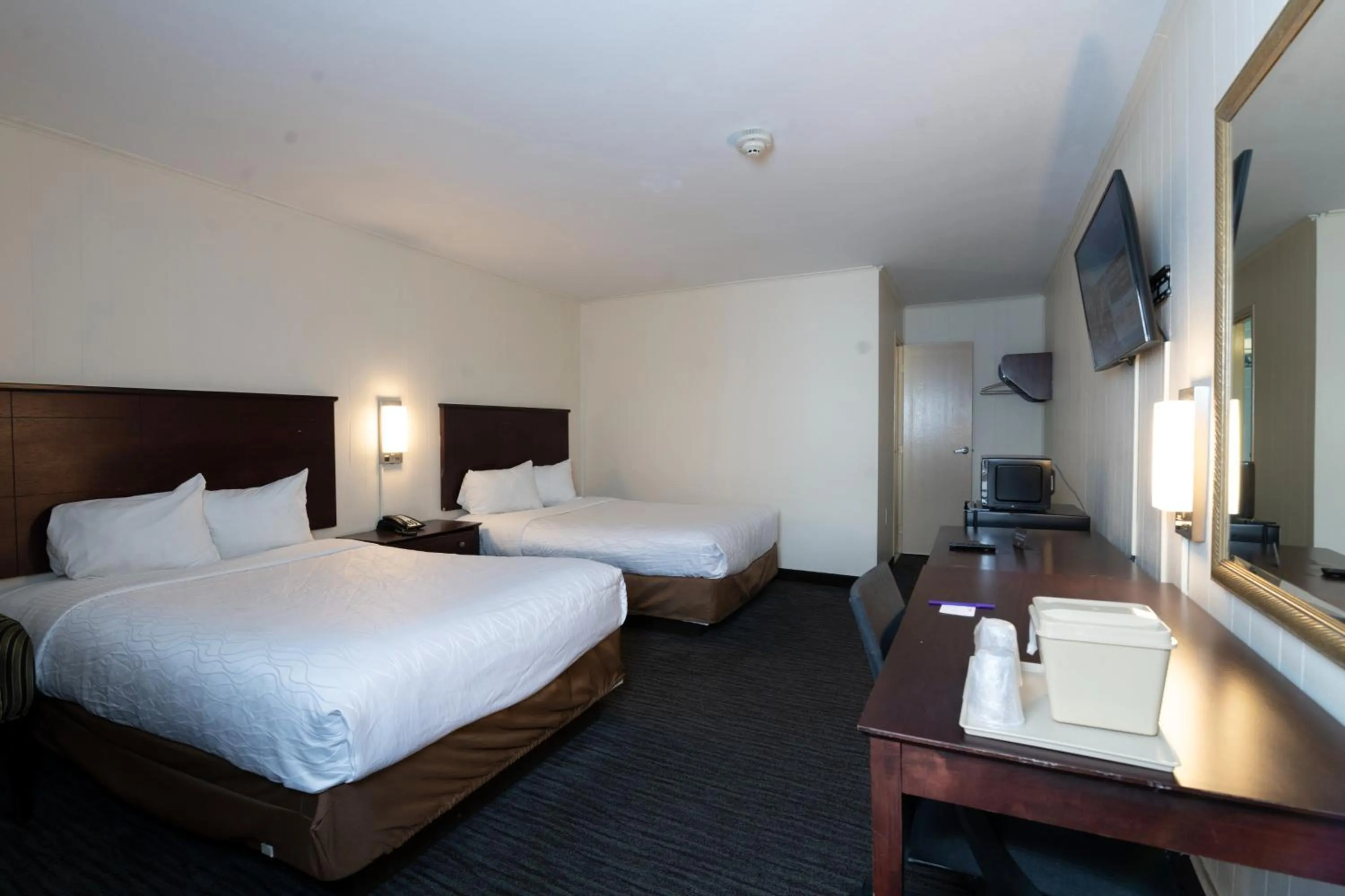 Bed in Knights Inn South Amboy