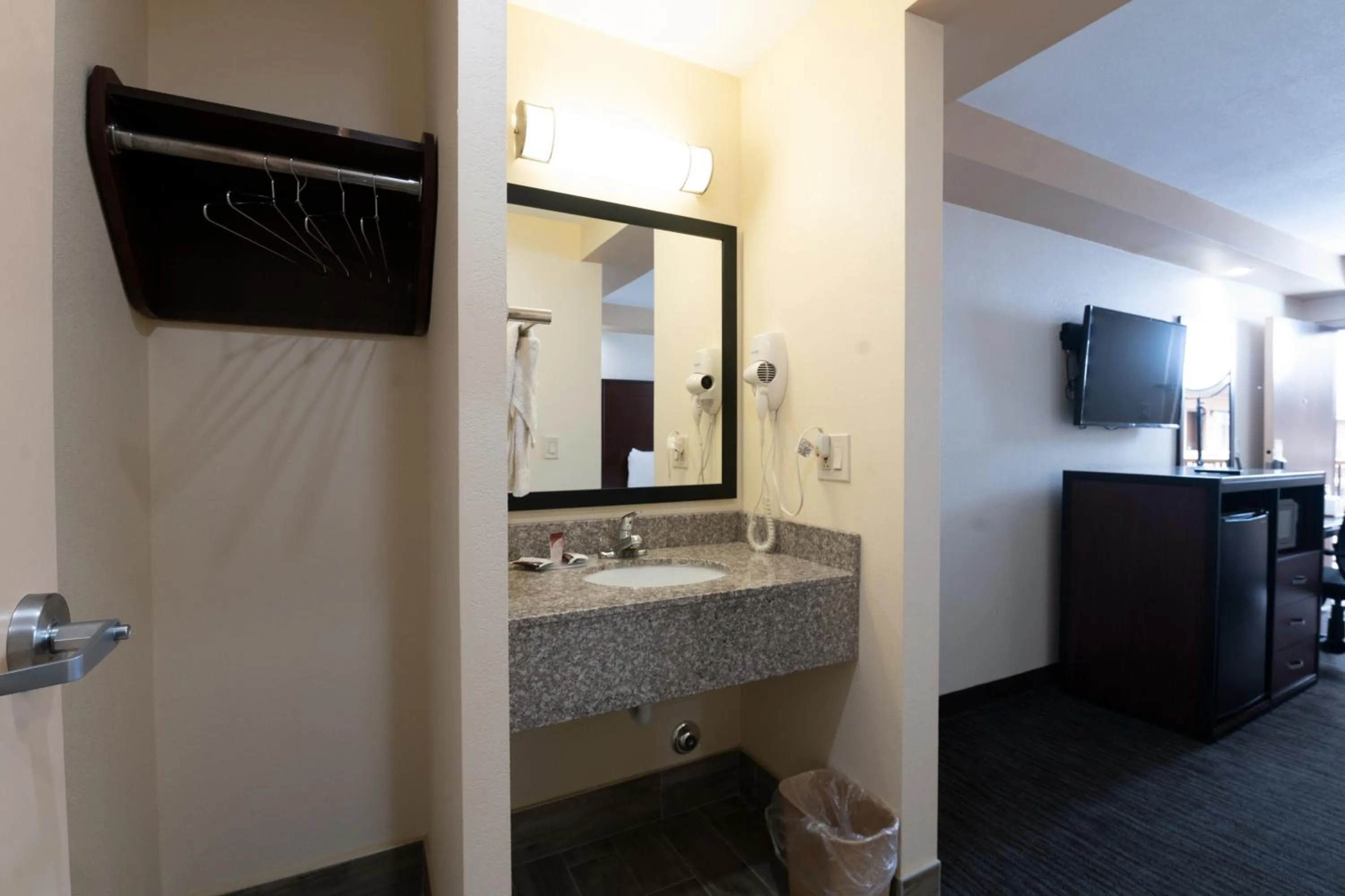 Bathroom in Knights Inn South Amboy