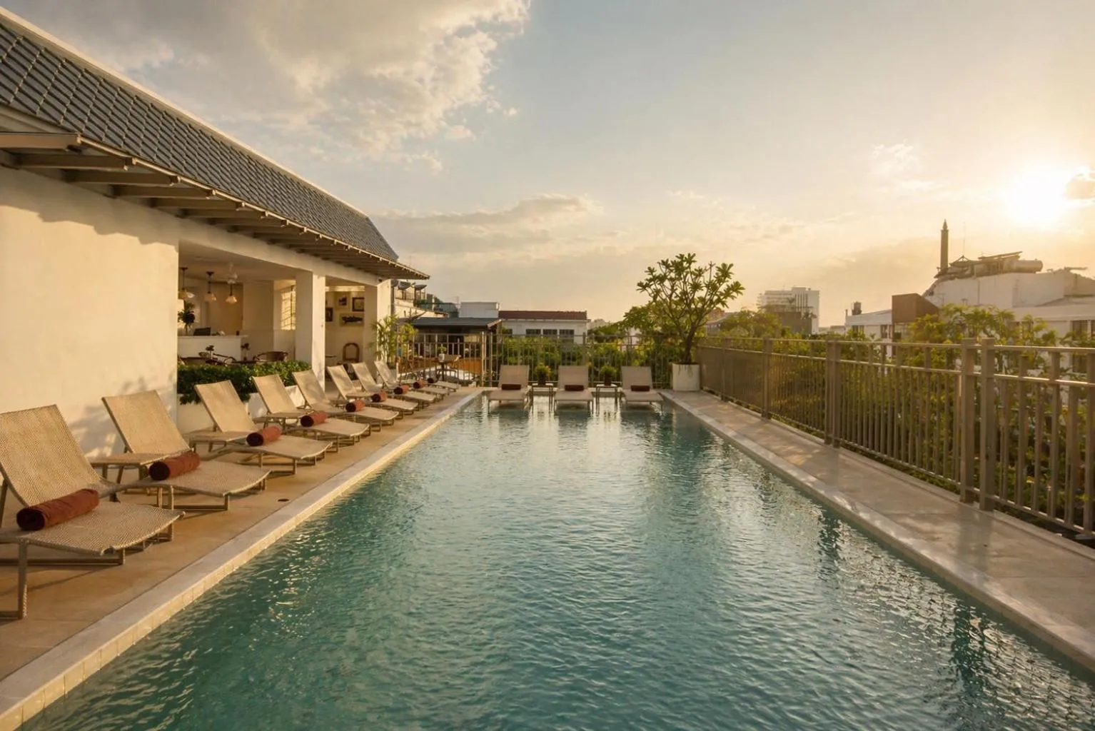 Swimming pool in Casa Vimaya Riverside