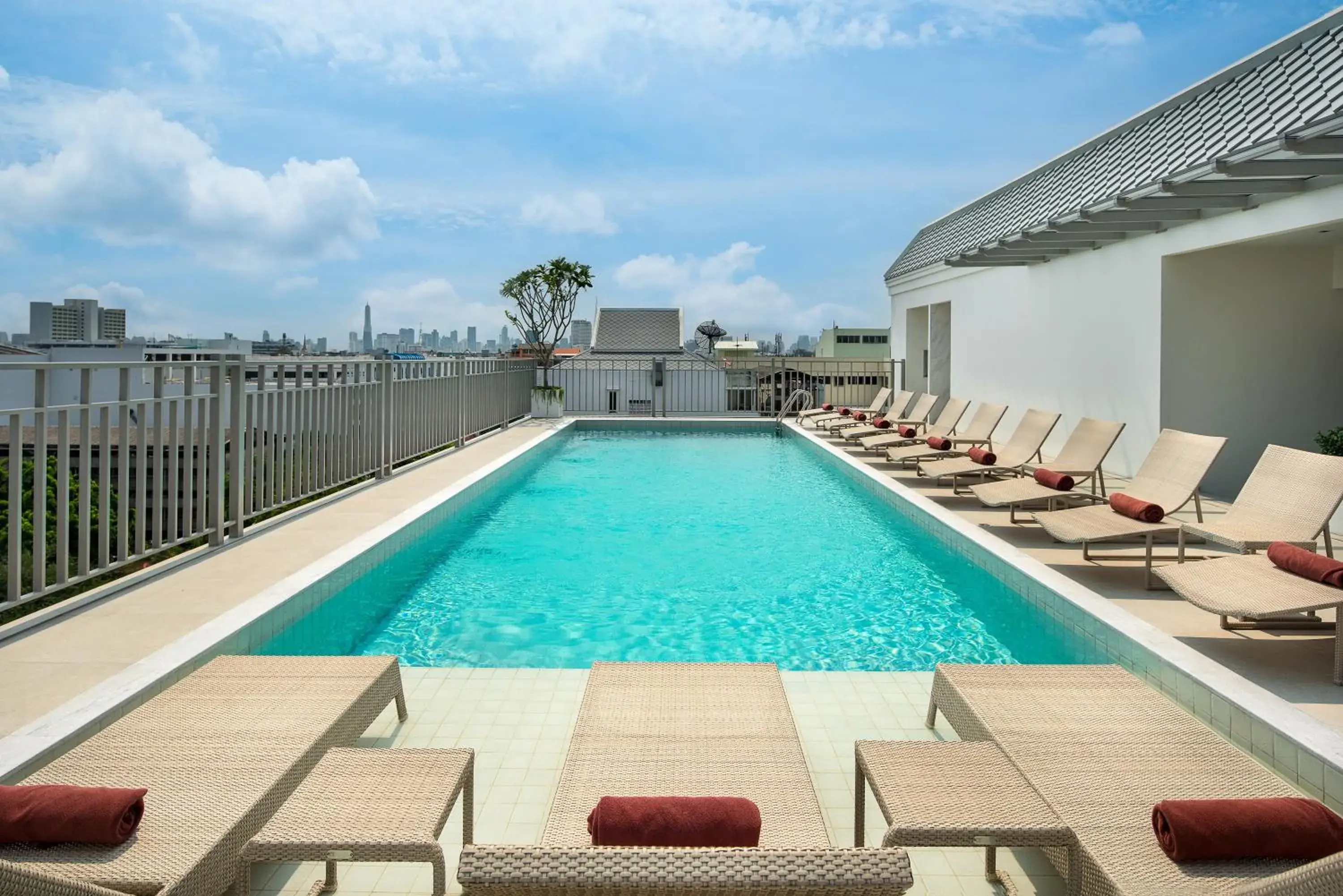 Swimming pool in Casa Vimaya Riverside Swimming pool in Casa Vimaya Riverside