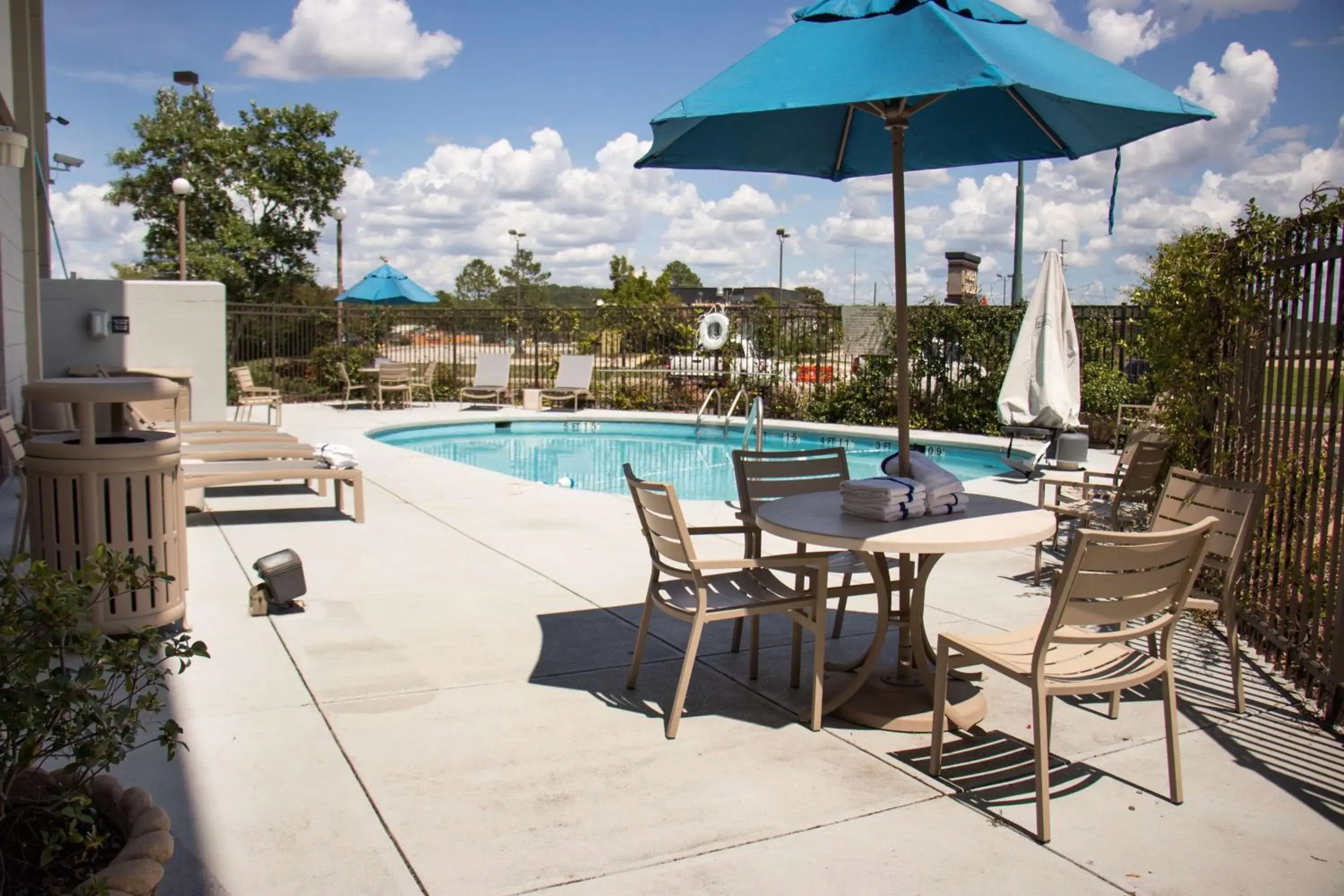 Pool view in Hampton Inn Tuscaloosa - East Pool view in Hampton Inn Tuscaloosa - East