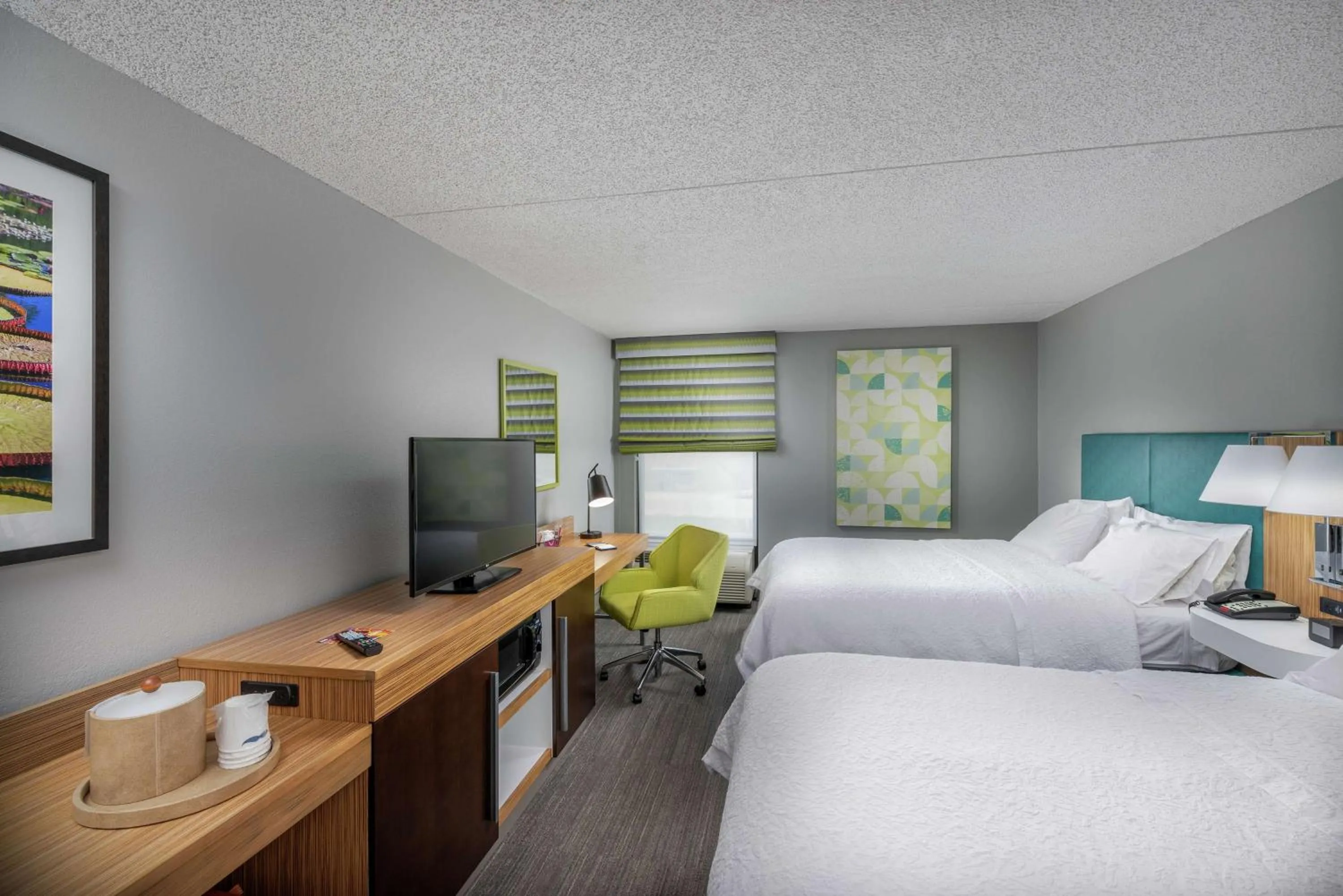 Bedroom, Bed in Hampton Inn Tuscaloosa - East