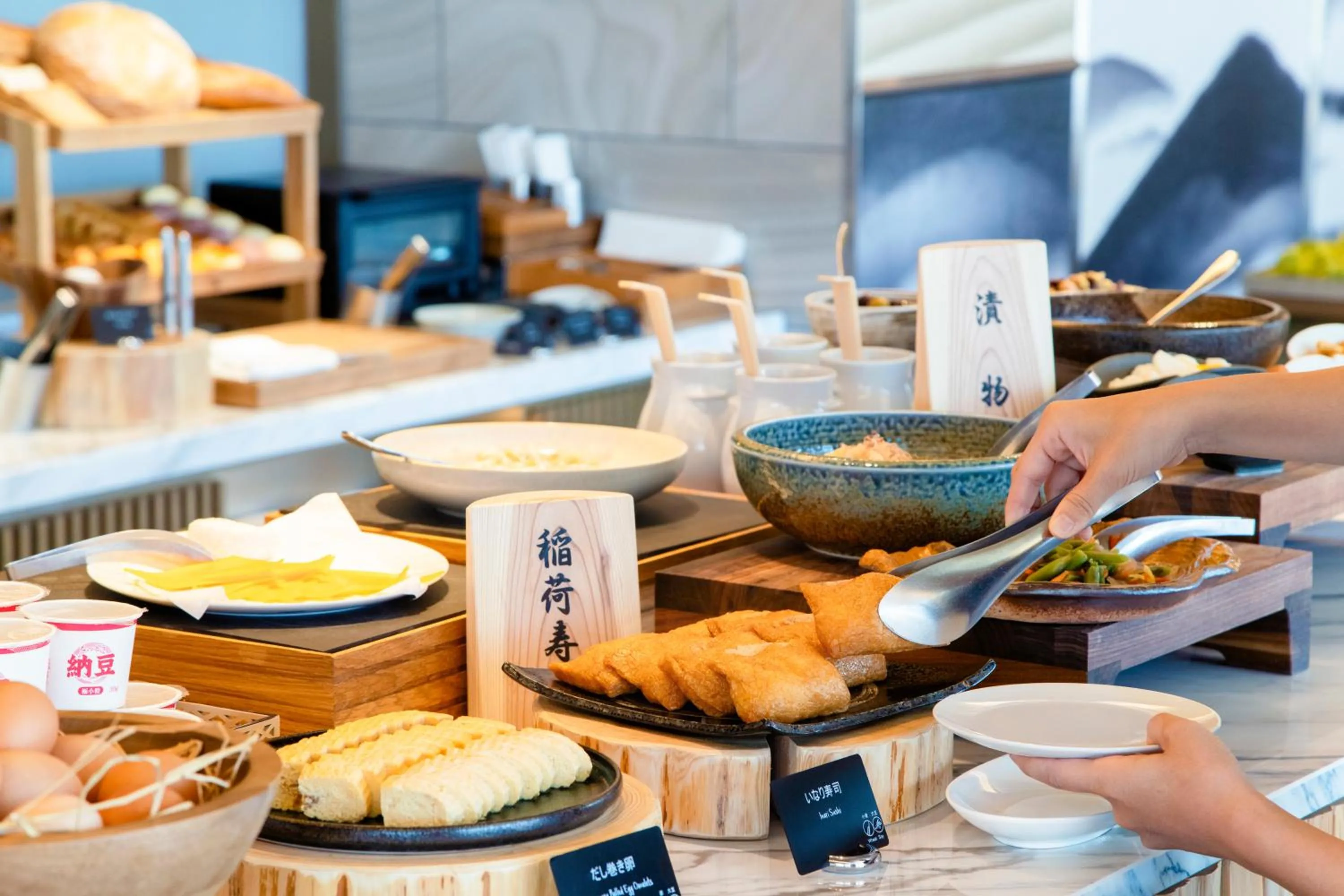 Lounge or bar in DoubleTree by Hilton Kyoto Station