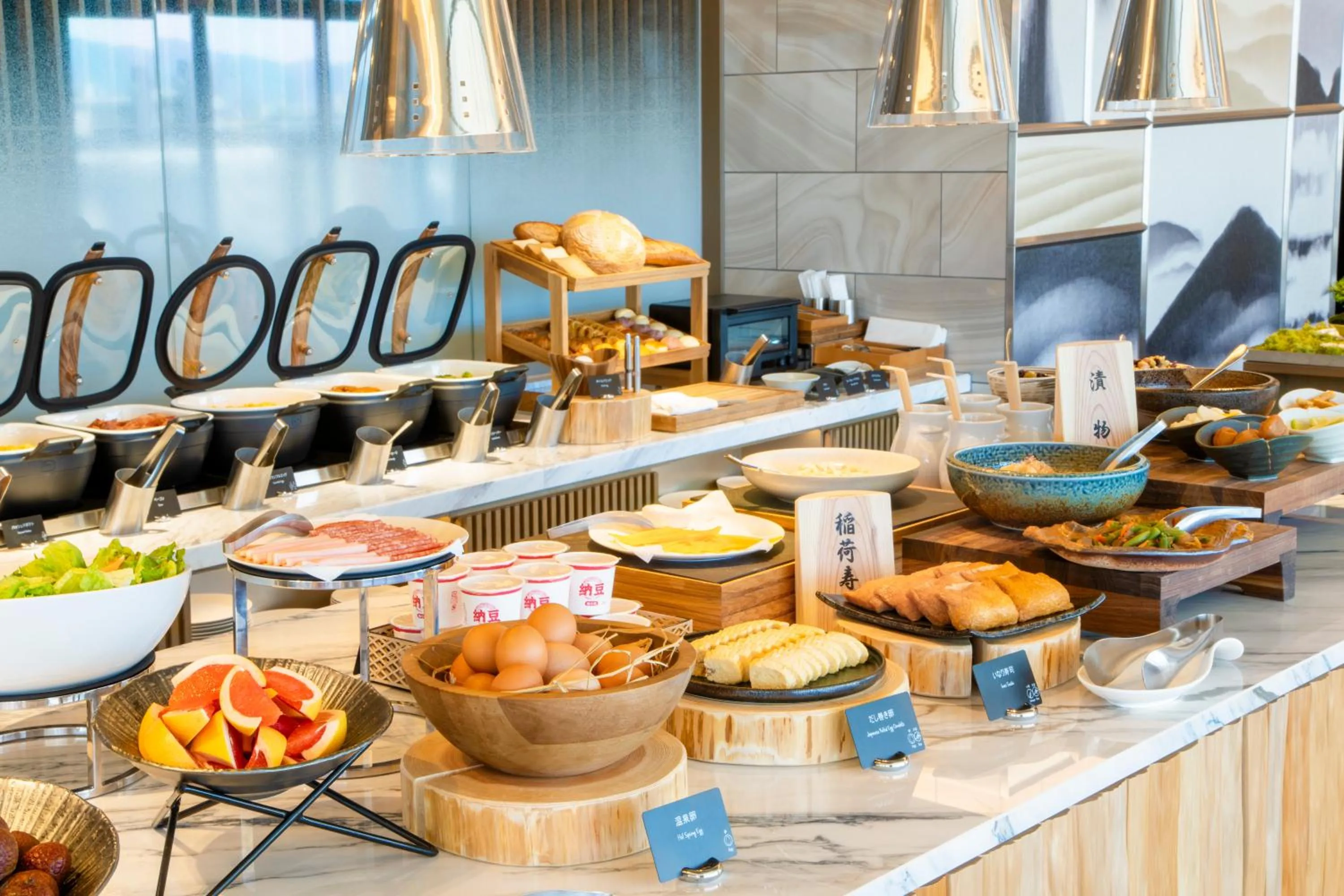 Lounge or bar in DoubleTree by Hilton Kyoto Station