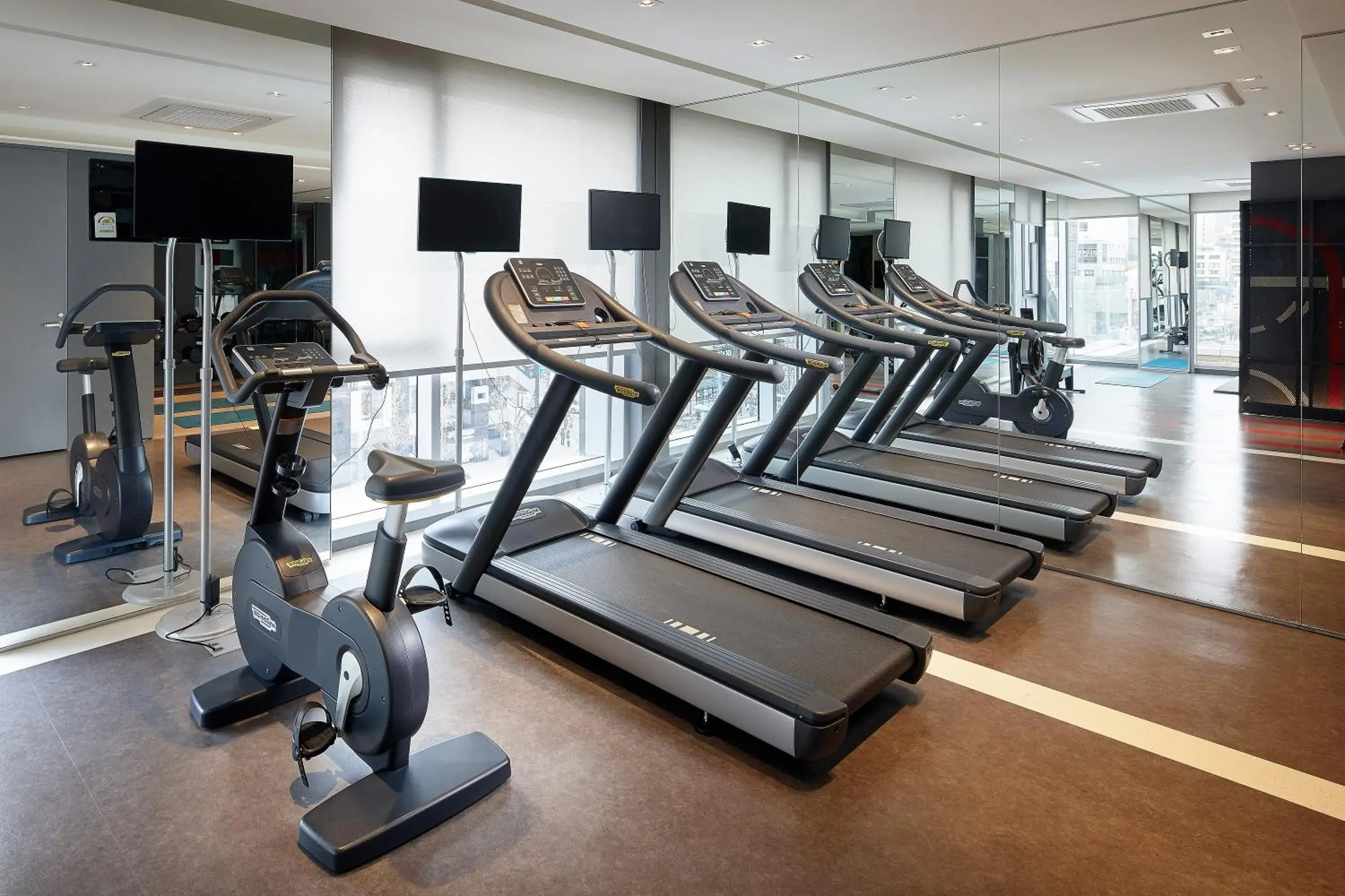 Fitness centre/facilities in L7 Hongdae Fitness centre/facilities in L7 Hongdae