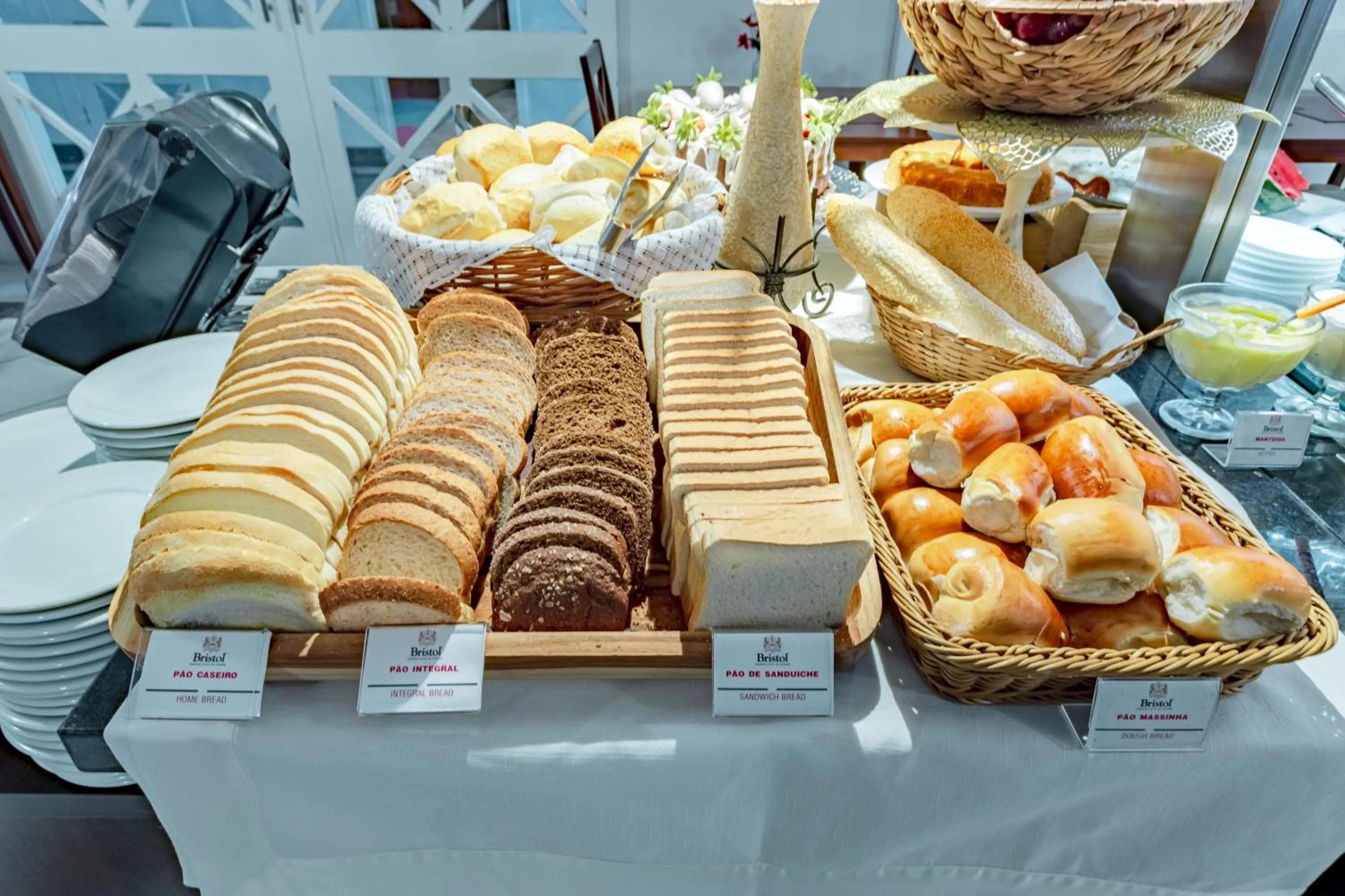 Breakfast in Bristol Sabrina Hotel de Charme Joinville