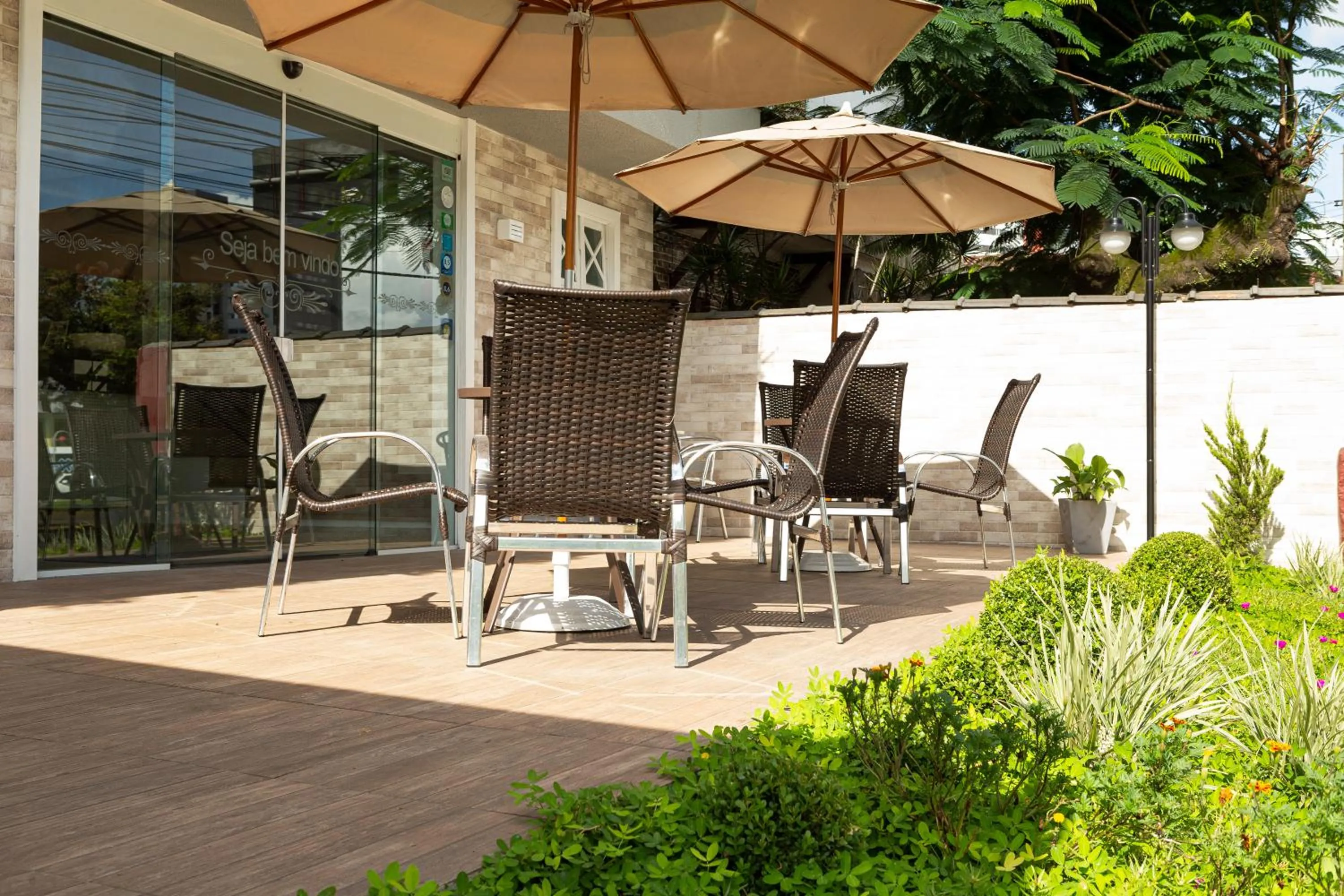 Property building in Bristol Sabrina Hotel de Charme Joinville