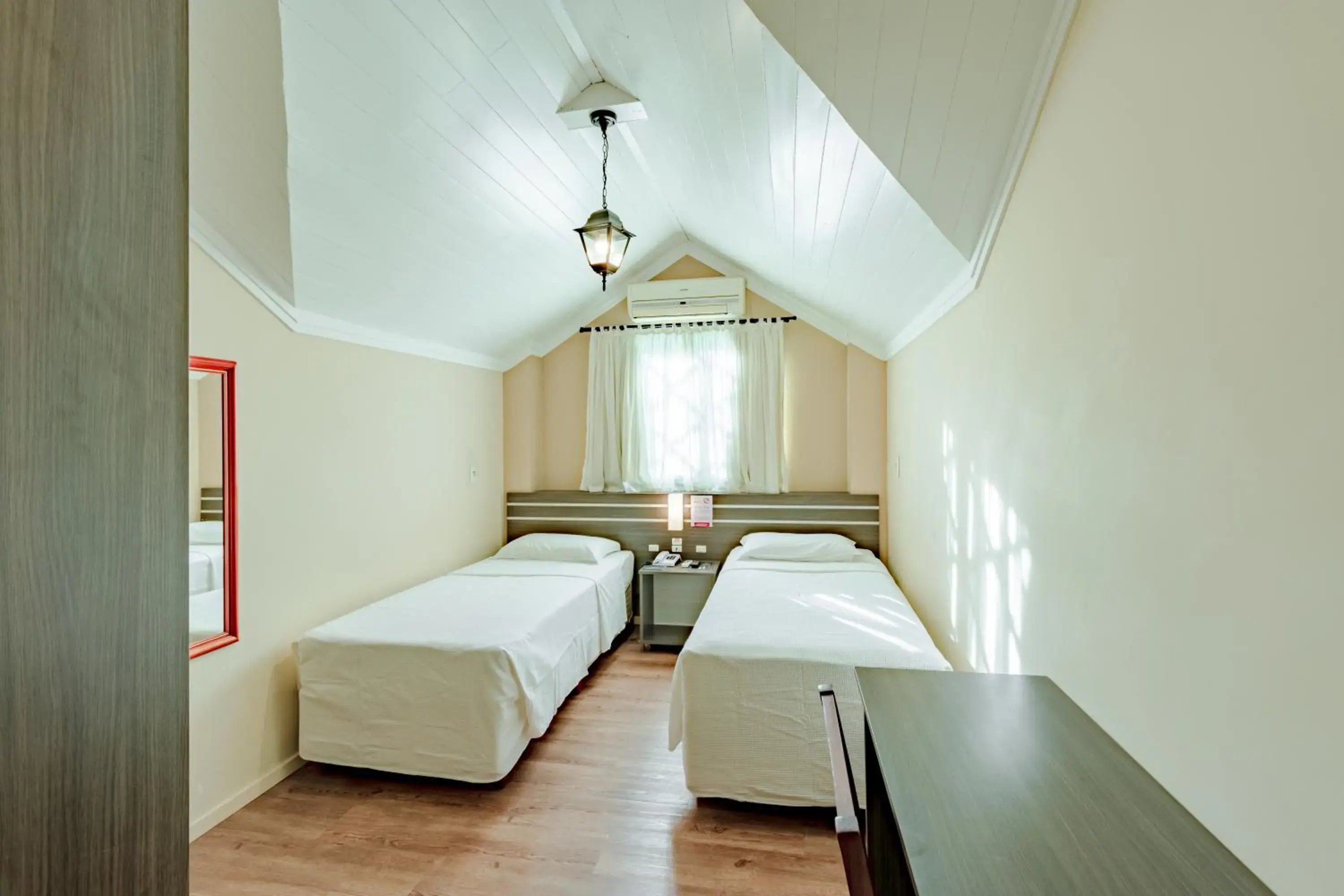 Photo of the whole room, Bed in Bristol Sabrina Hotel de Charme Joinville Photo of the whole room, Bed in Bristol Sabrina Hotel de Charme Joinville