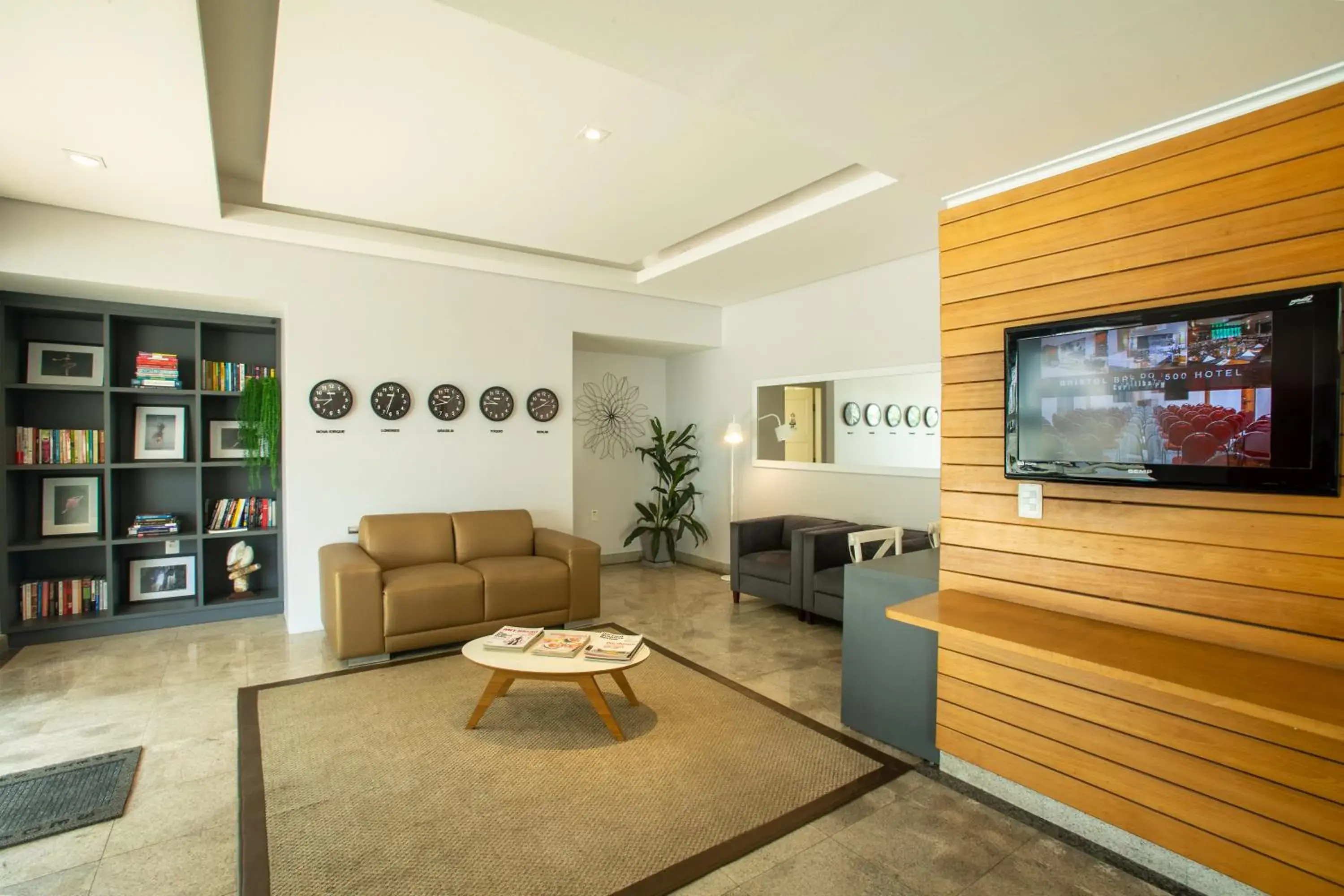 Lobby or reception in Bristol Sabrina Hotel de Charme Joinville Lobby or reception in Bristol Sabrina Hotel de Charme Joinville