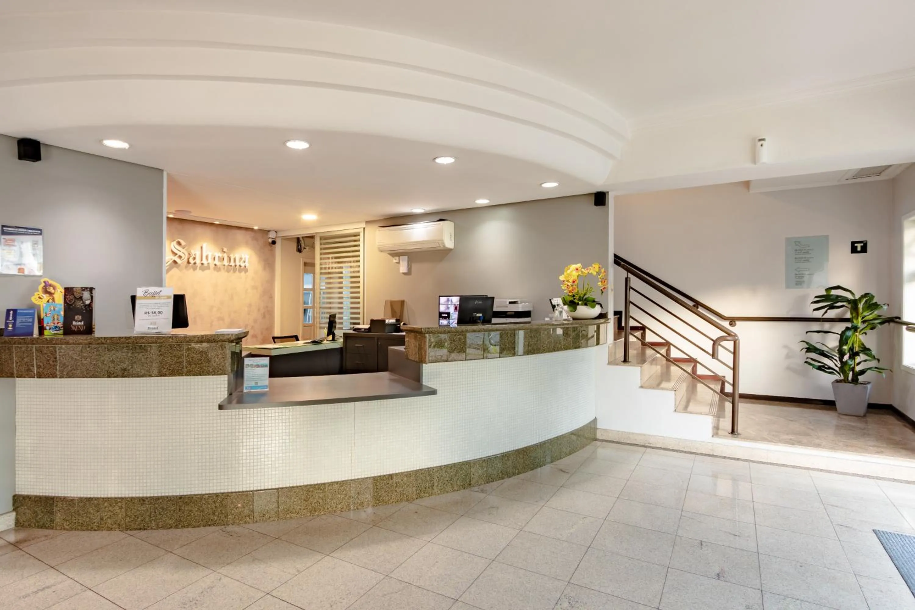 Lobby or reception in Bristol Sabrina Hotel de Charme Joinville