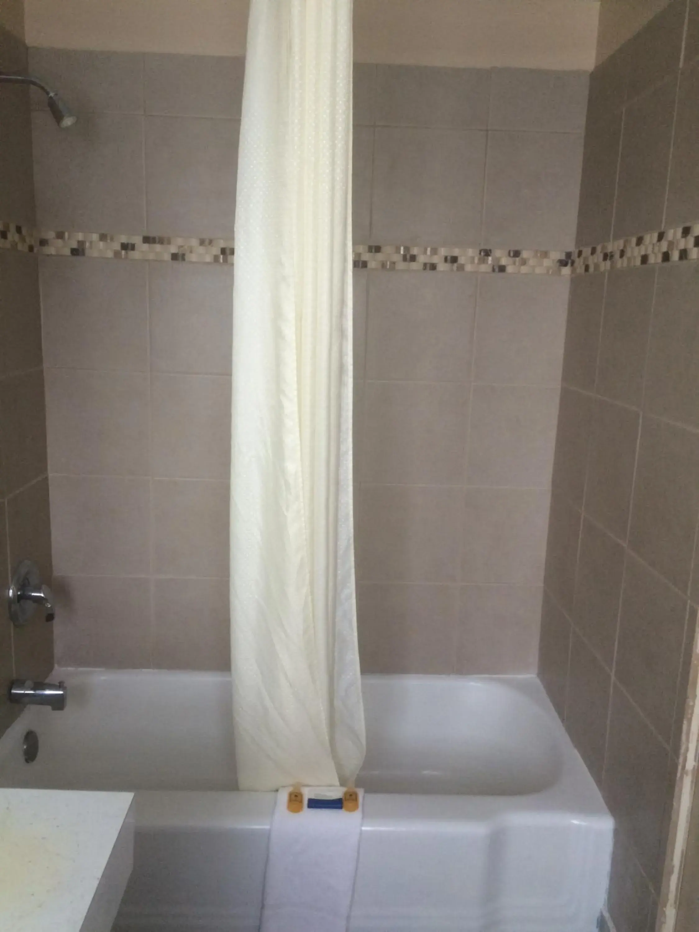 Non-Smoking Queen Room in Alamo Motel Non-Smoking Queen Room in Alamo Motel