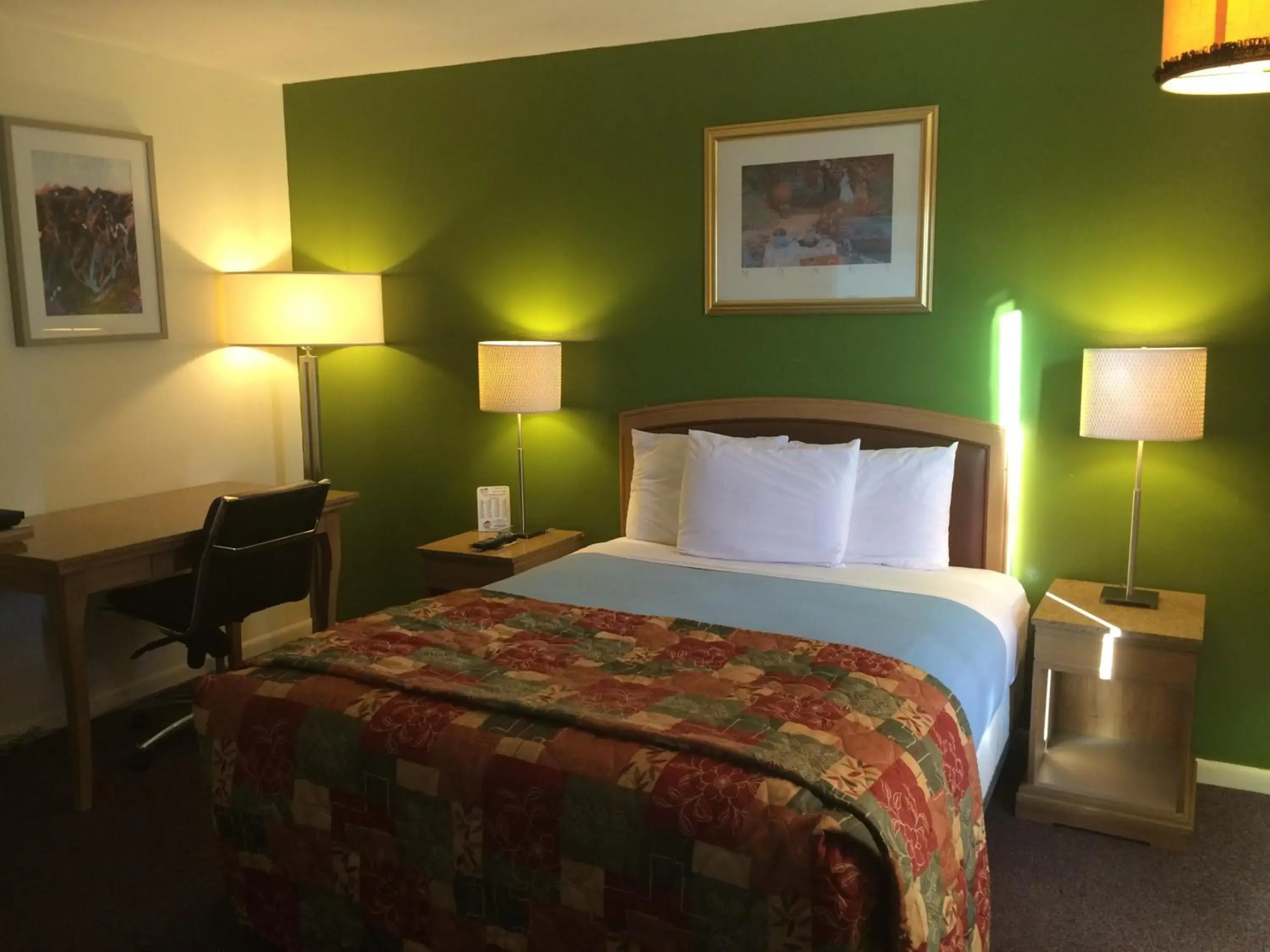 Bedroom, Bed in Alamo Motel Bedroom, Bed in Alamo Motel