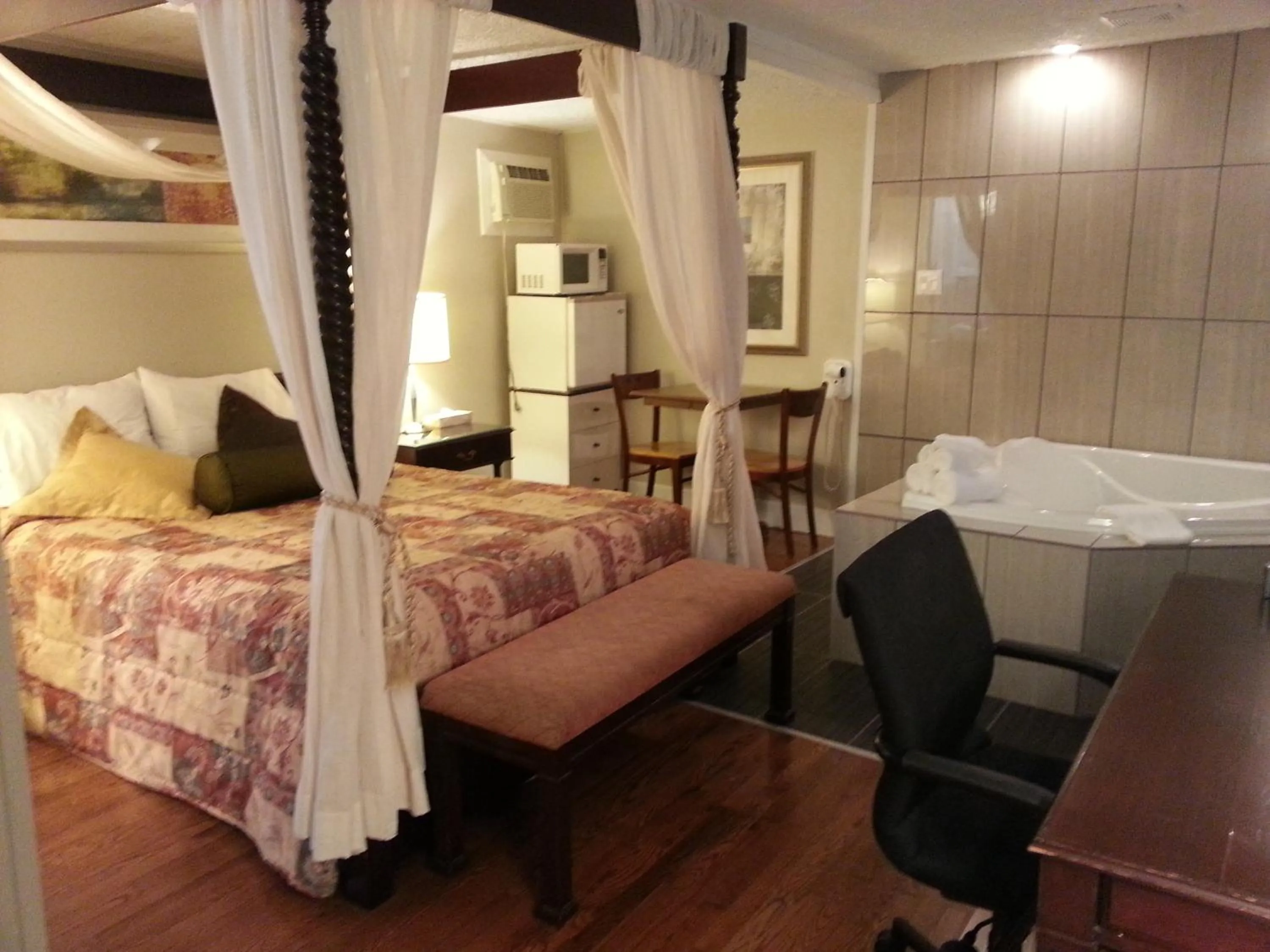 Photo of the whole room, Bed in Motel Clair Mont