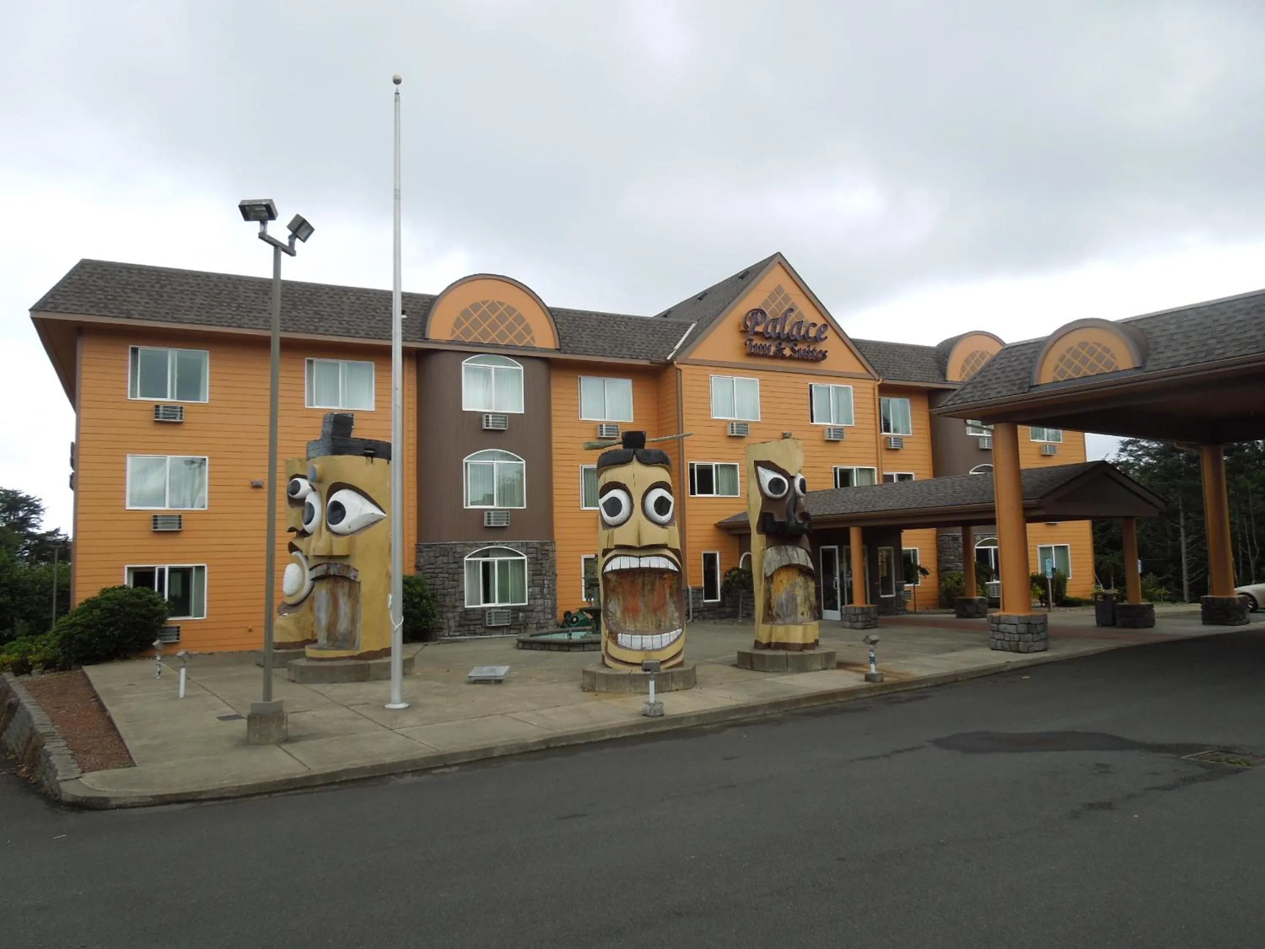Facade/entrance in Palace Inn & Suites