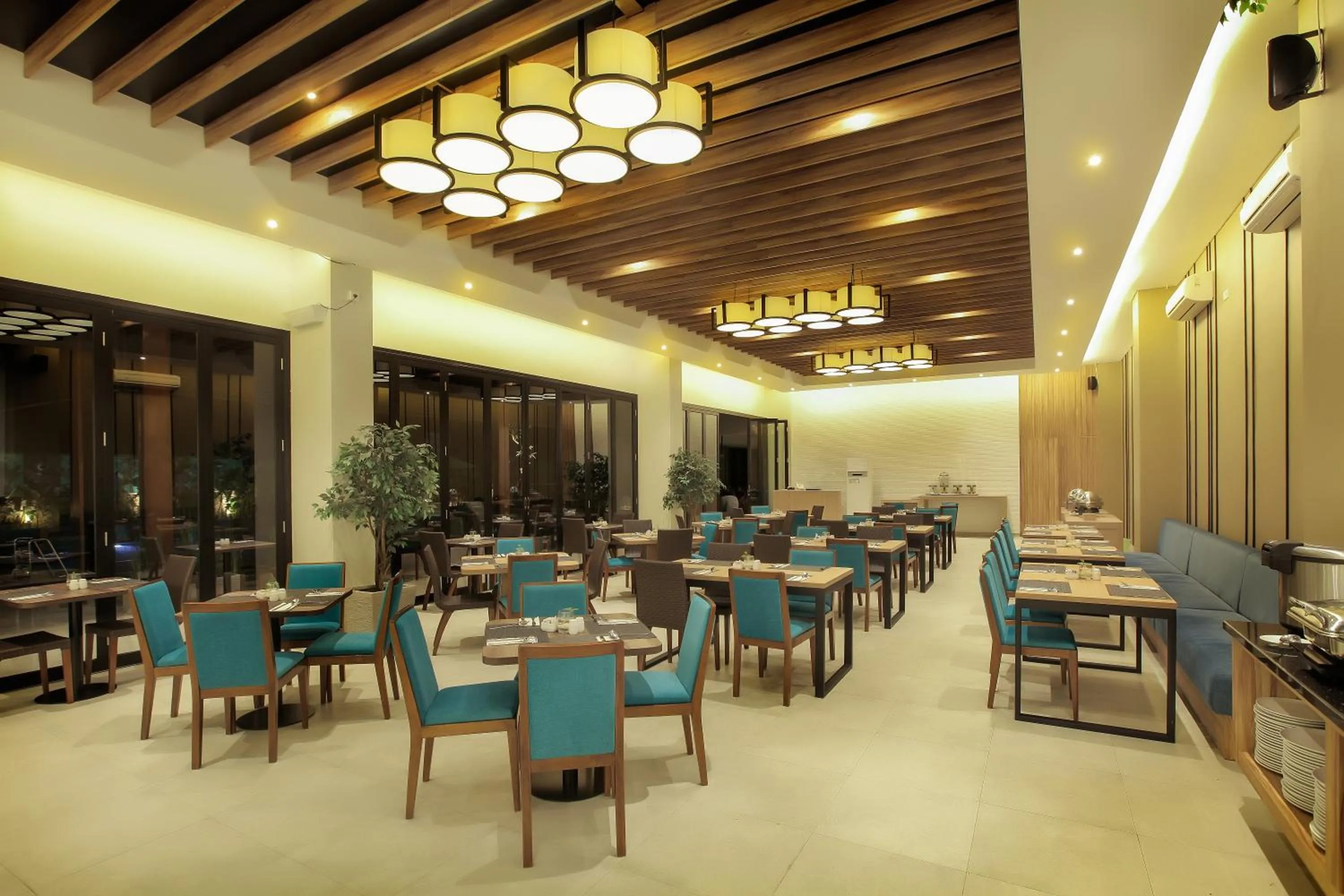 Restaurant/places to eat in Montana Premier Senggigi