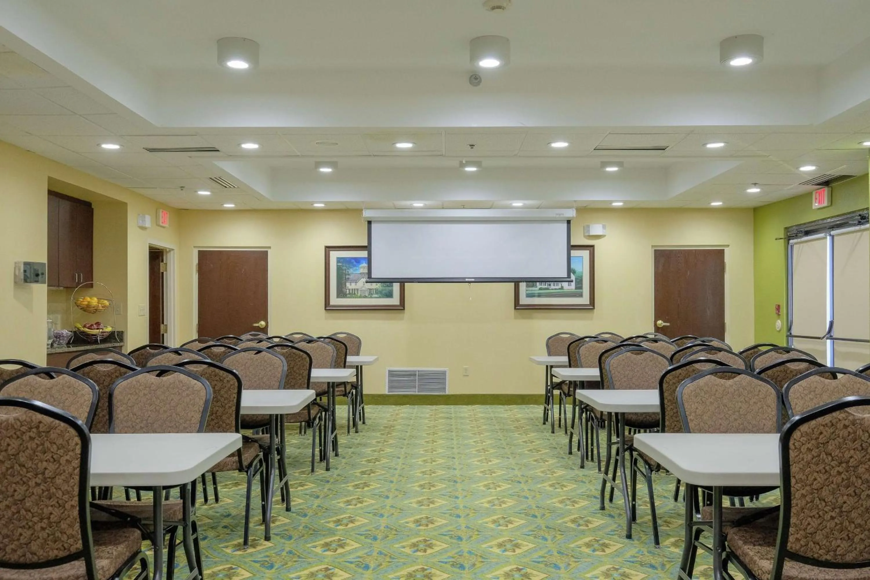 Meeting/conference room in Hampton Inn Edenton