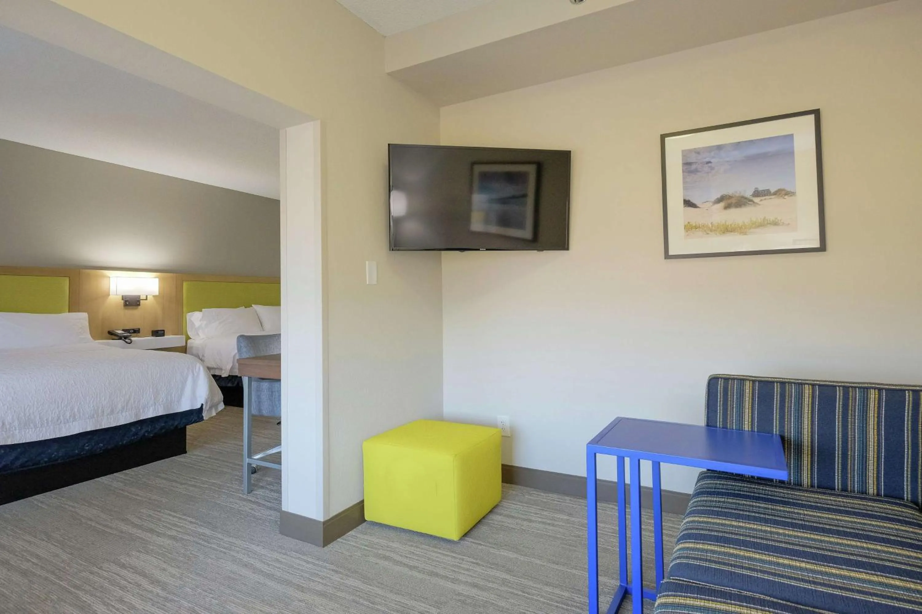 Bedroom, Bed in Hampton Inn Edenton