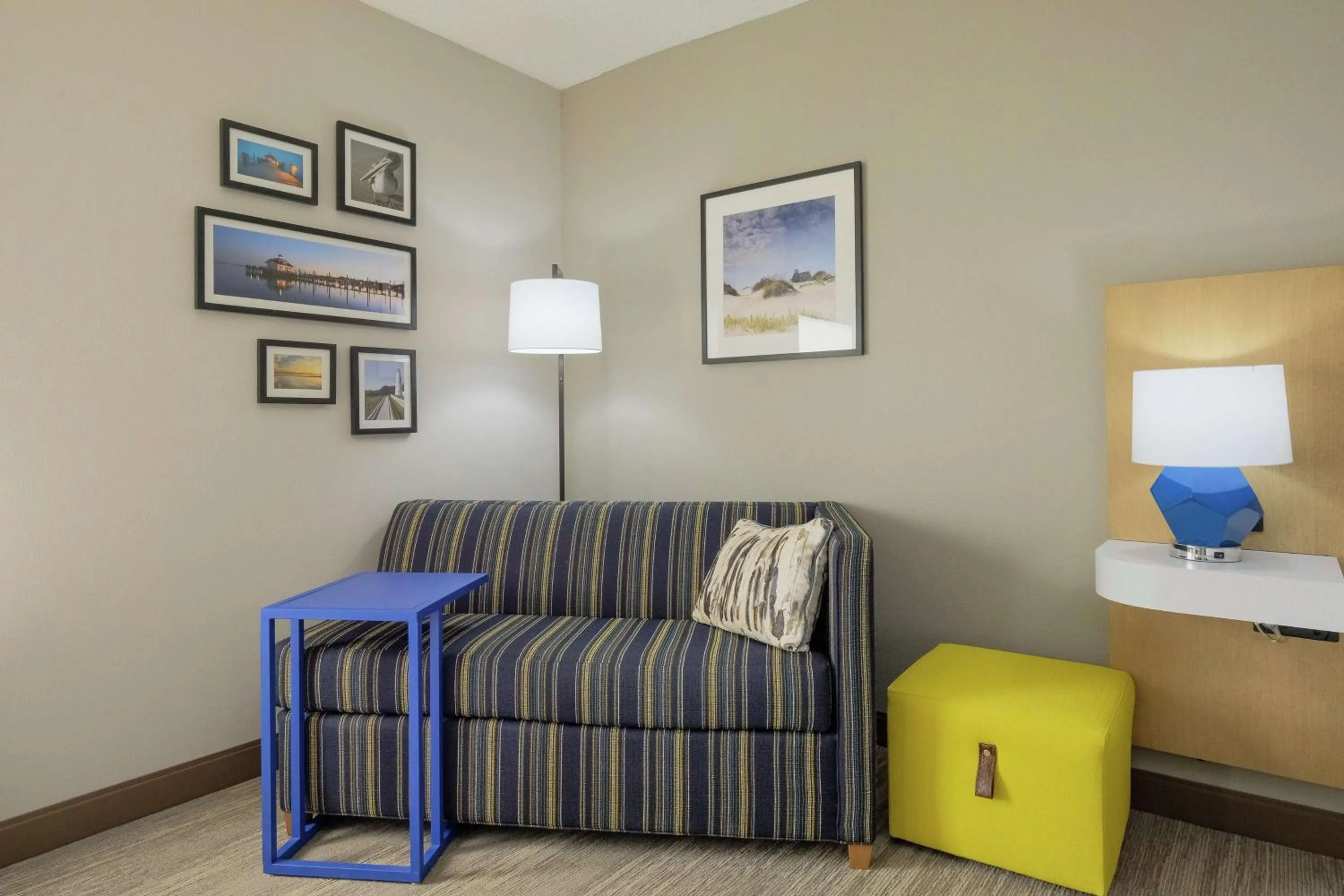 Living room in Hampton Inn Edenton