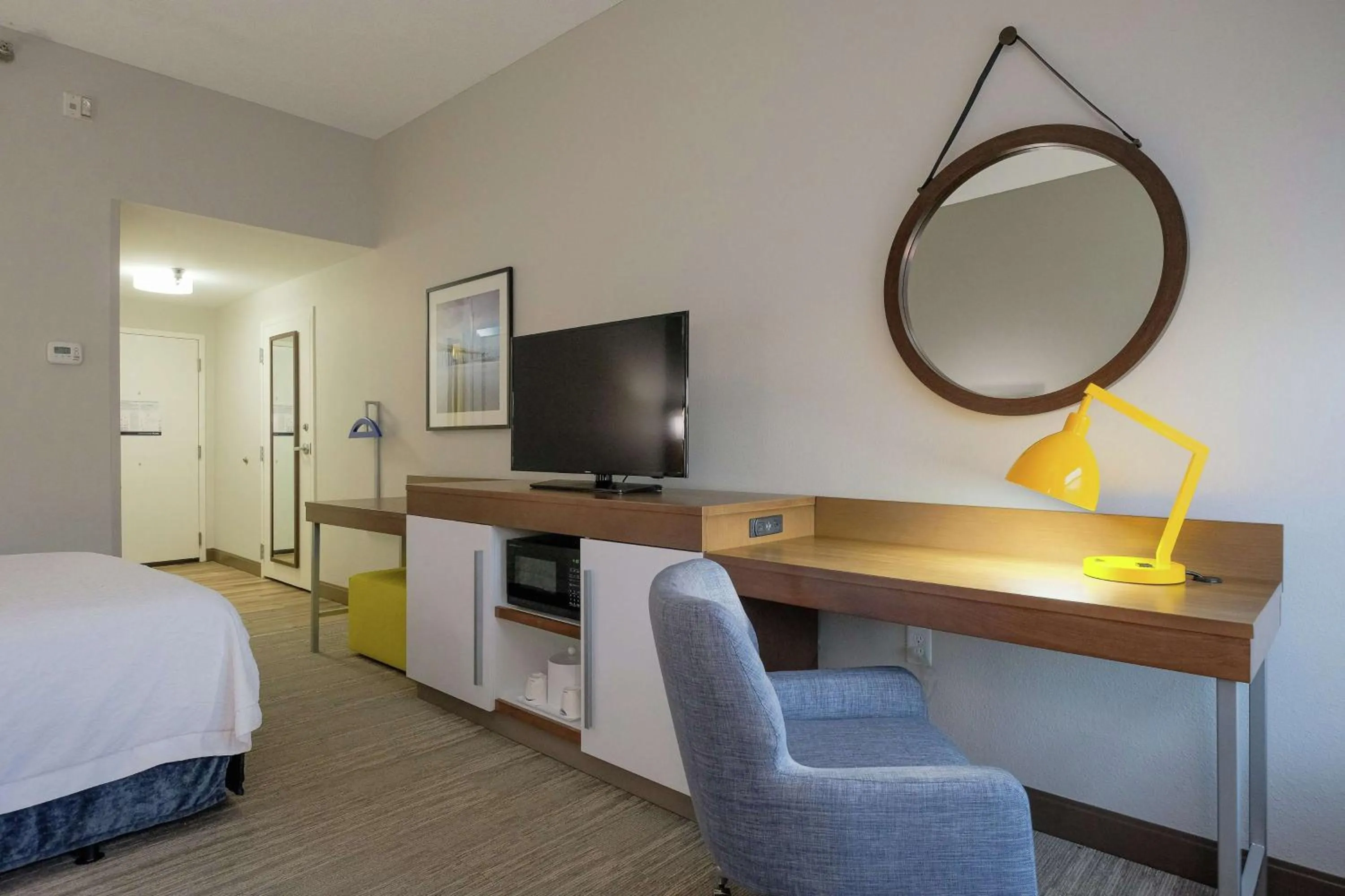 Bedroom, Bed in Hampton Inn Edenton