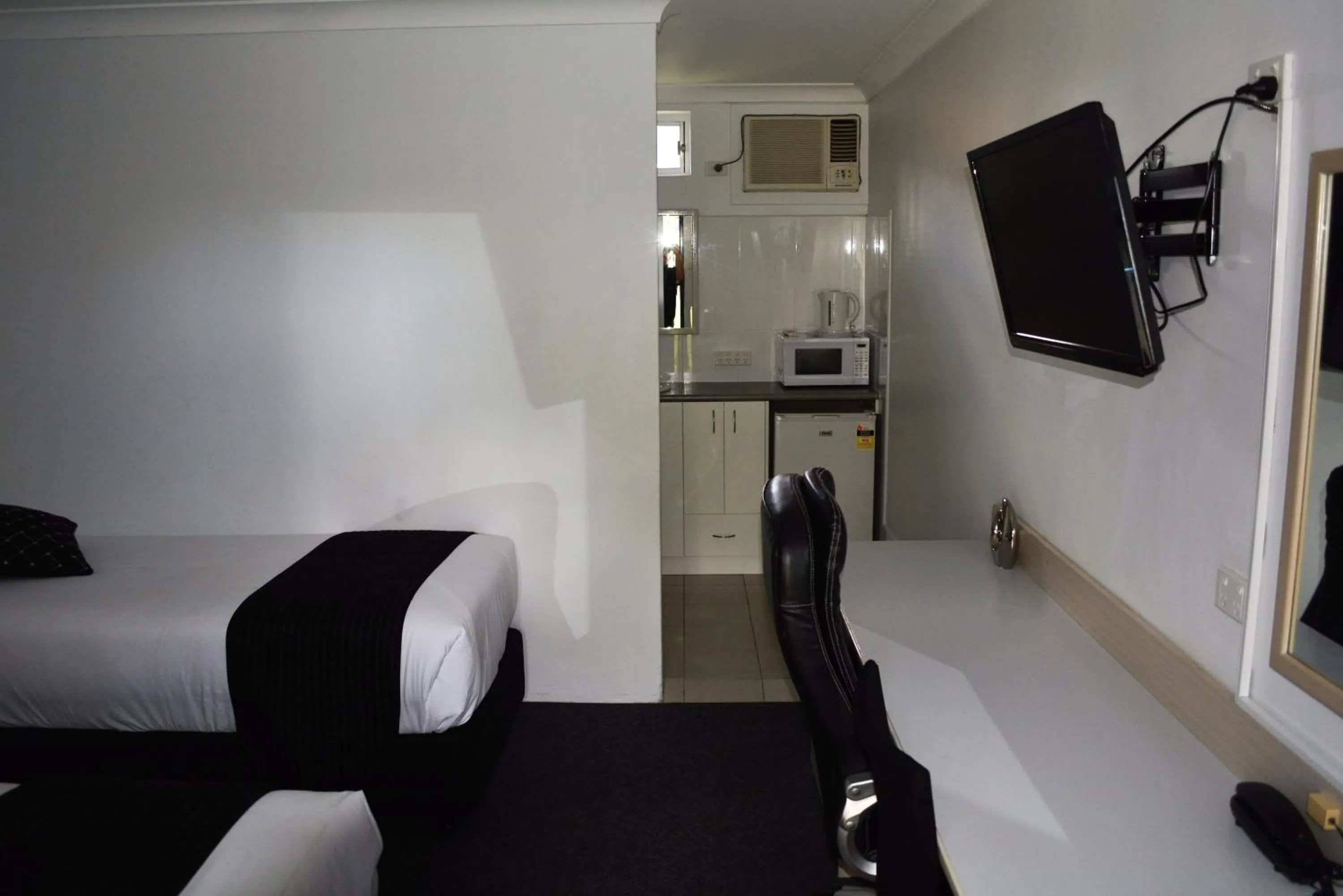 TV and multimedia in Alabaster Motor Inn