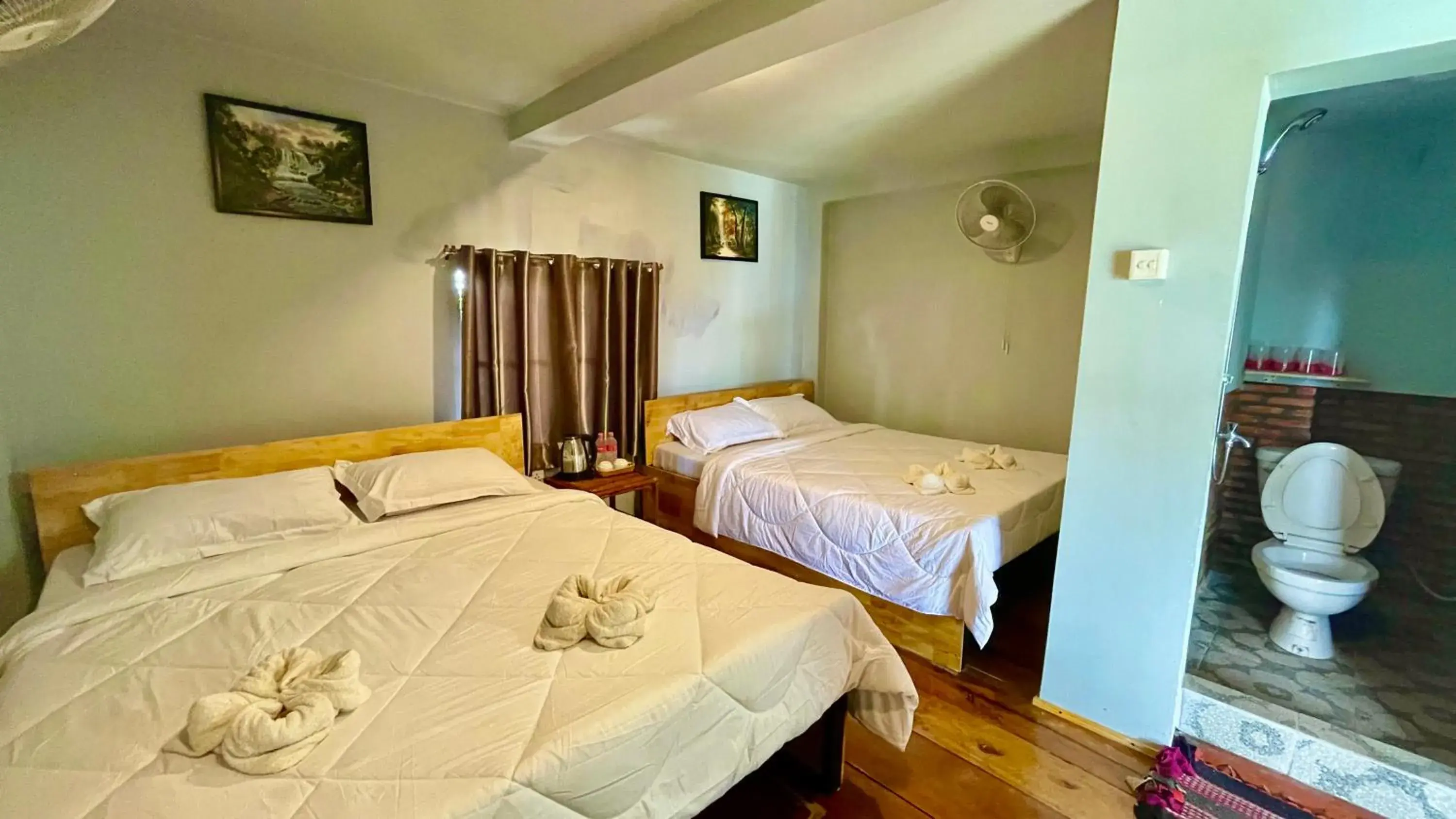 Property building, Bed in The Cliff Hostel, M'Pay Bay Property building, Bed in The Cliff Hostel, M'Pay Bay