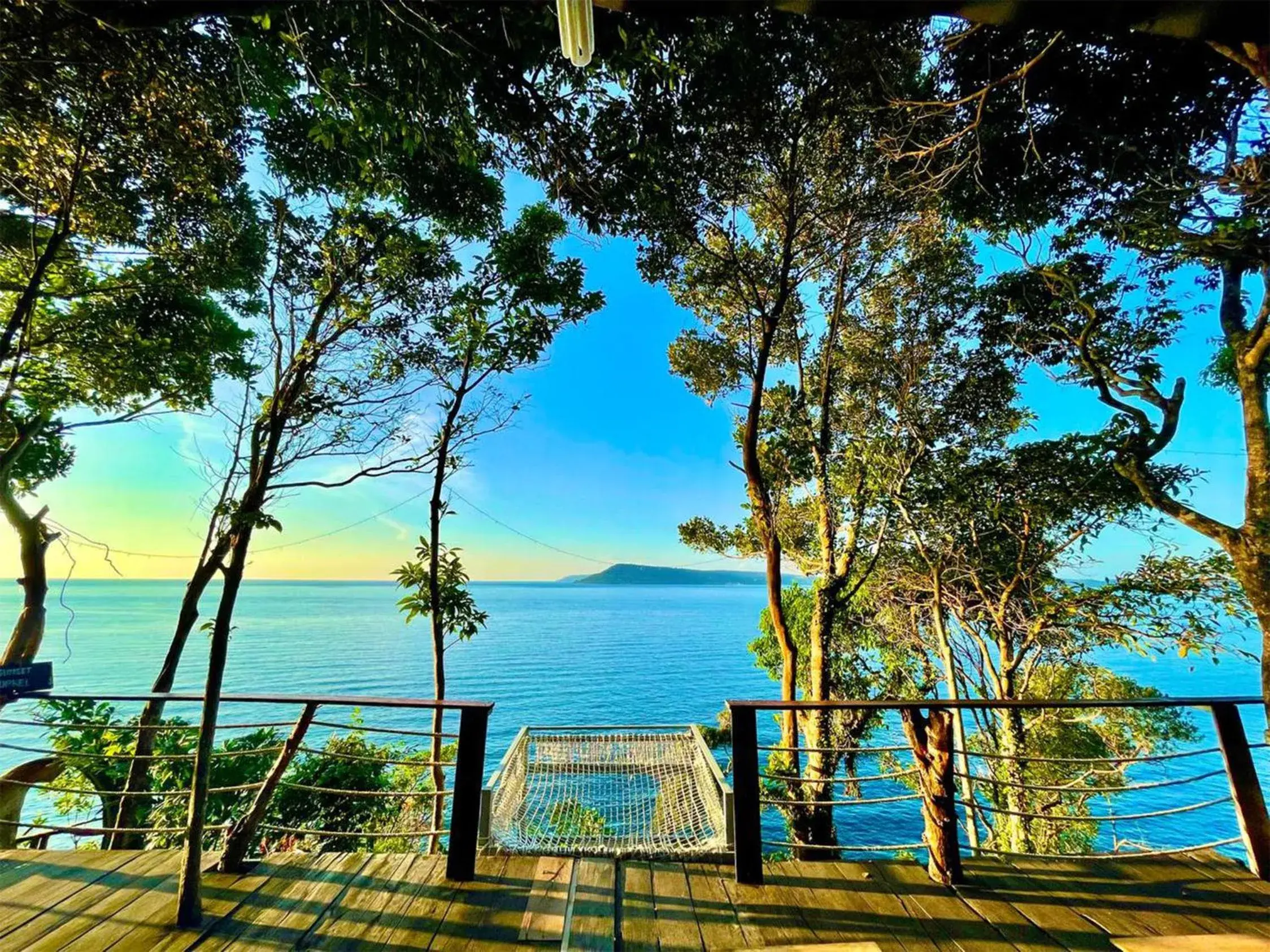 Property building in The Cliff Hostel, M'Pay Bay Property building in The Cliff Hostel, M'Pay Bay