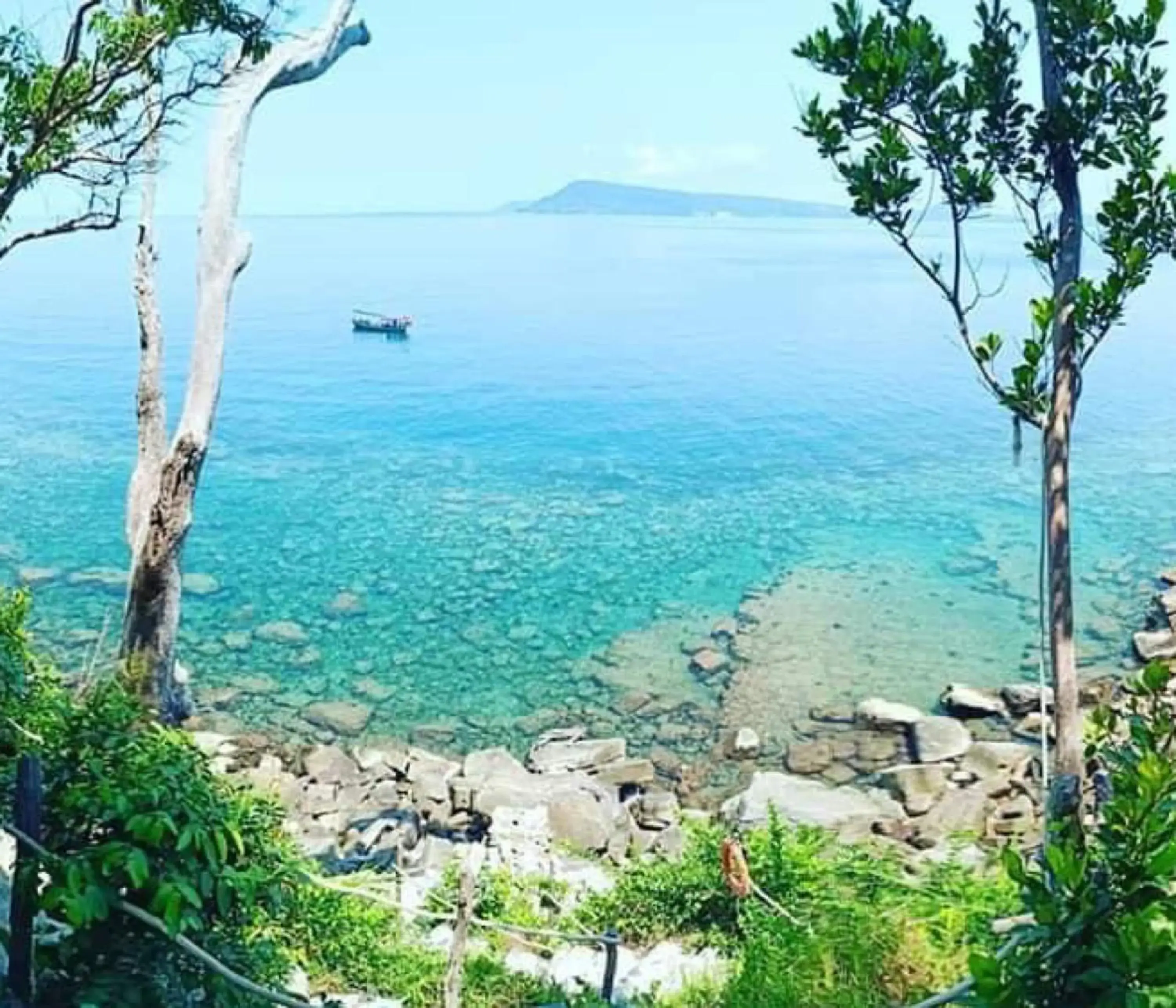 Restaurant/places to eat in The Cliff Hostel, M'Pay Bay Restaurant/places to eat in The Cliff Hostel, M'Pay Bay