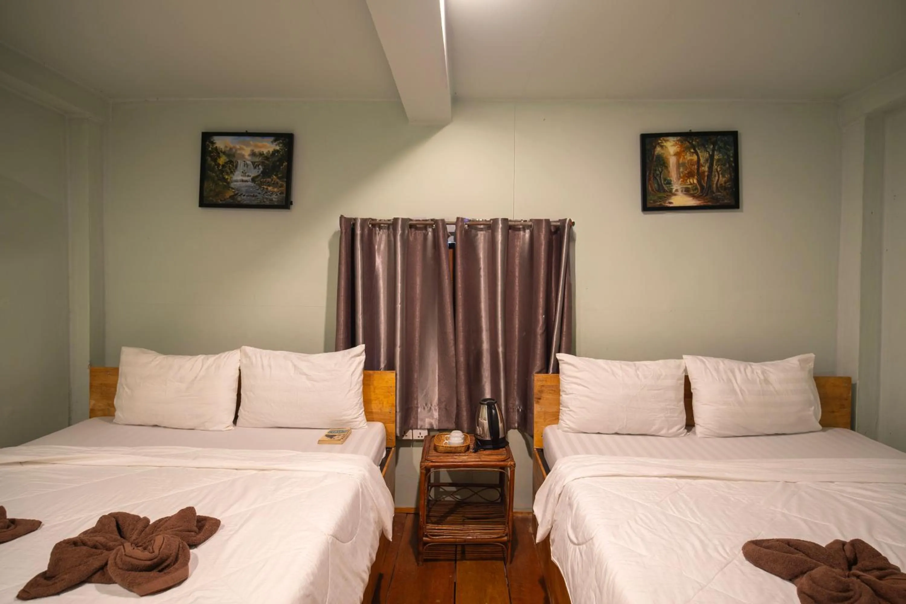 Property building, Bed in The Cliff Hostel, M'Pay Bay