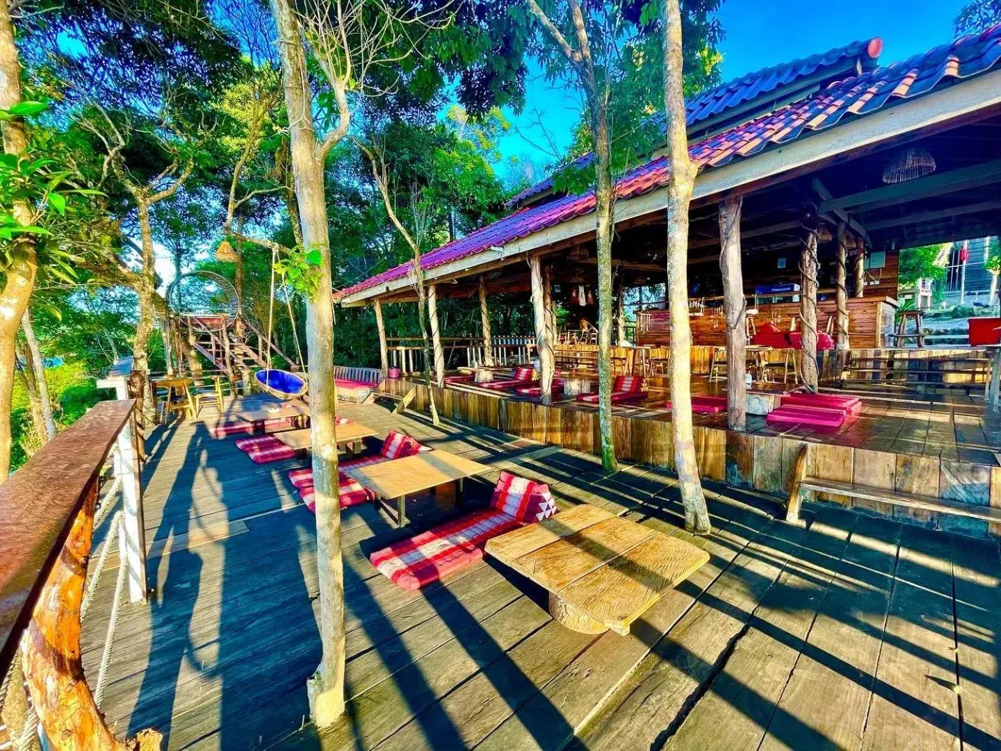 Property building in The Cliff Hostel, M'Pay Bay Property building in The Cliff Hostel, M'Pay Bay